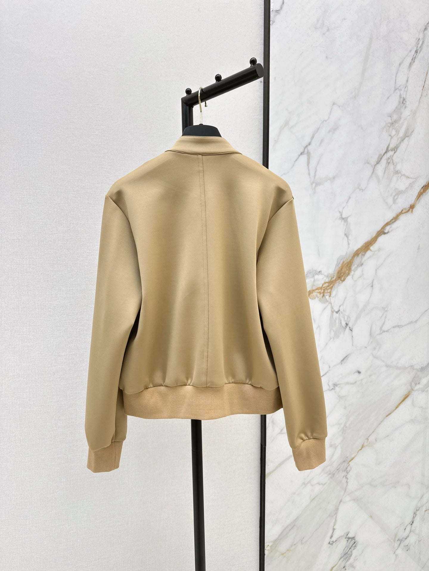 L 25ss embossed jacket