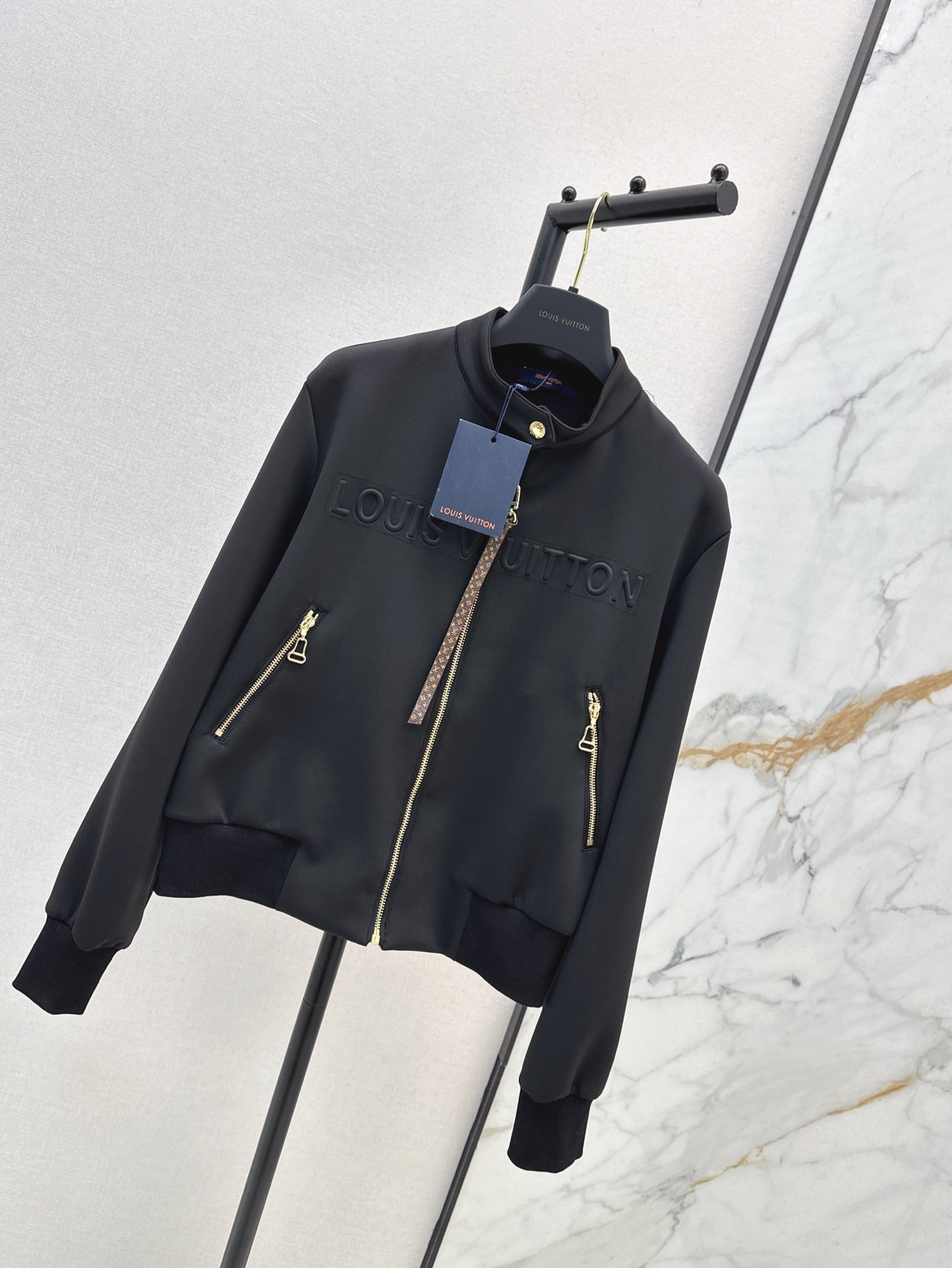 L 25ss embossed jacket