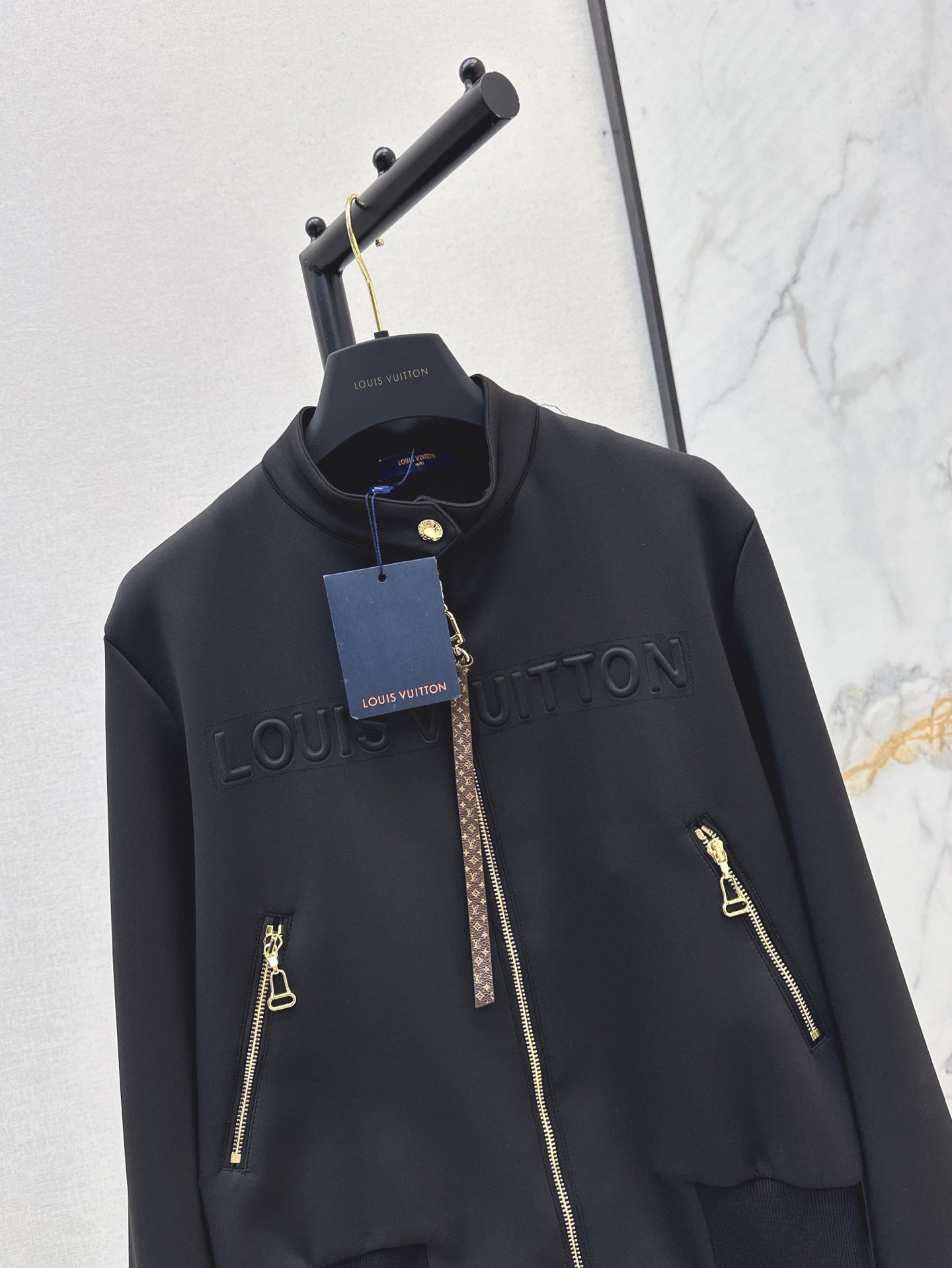 L 25ss embossed jacket