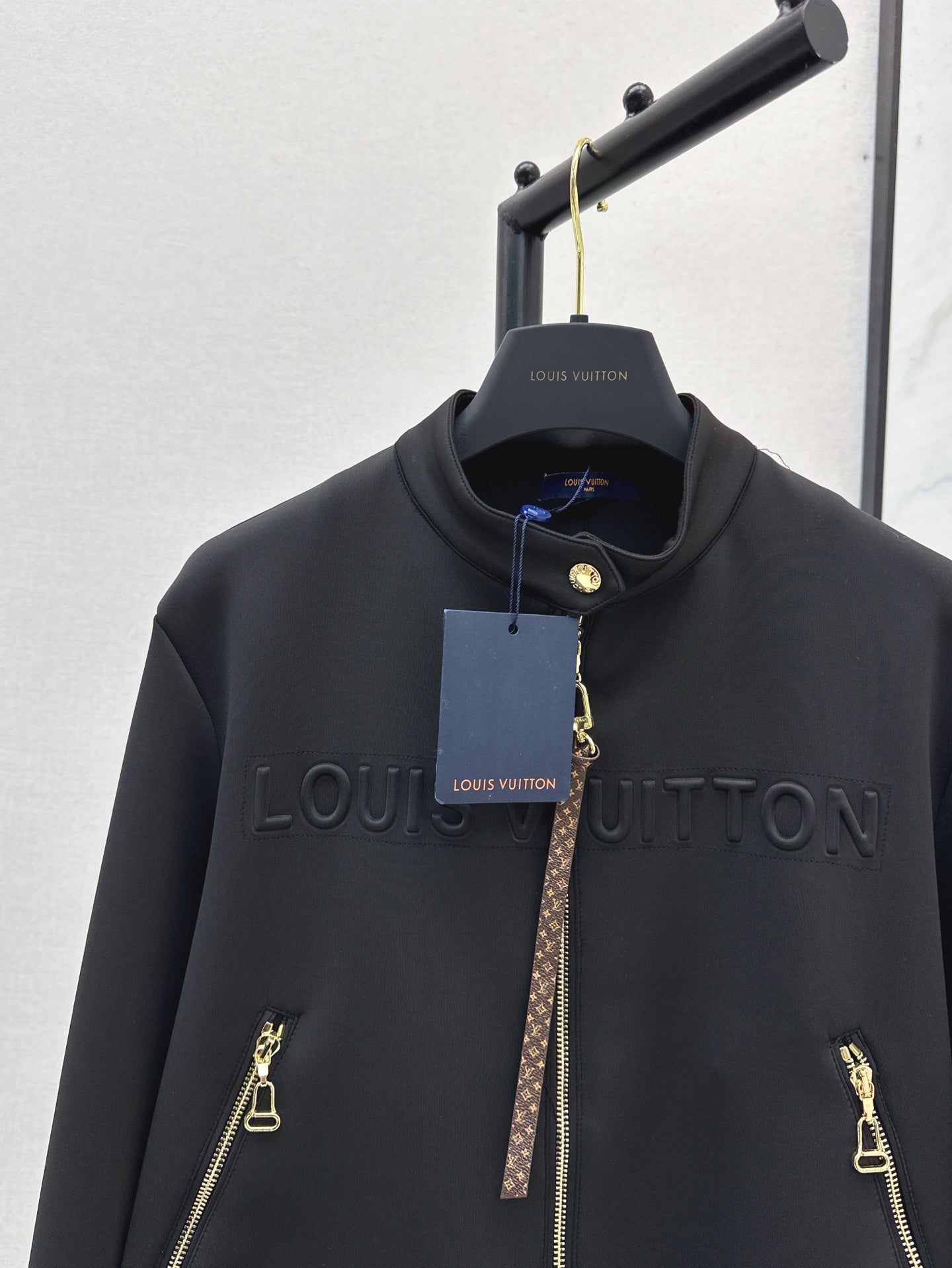 L 25ss embossed jacket