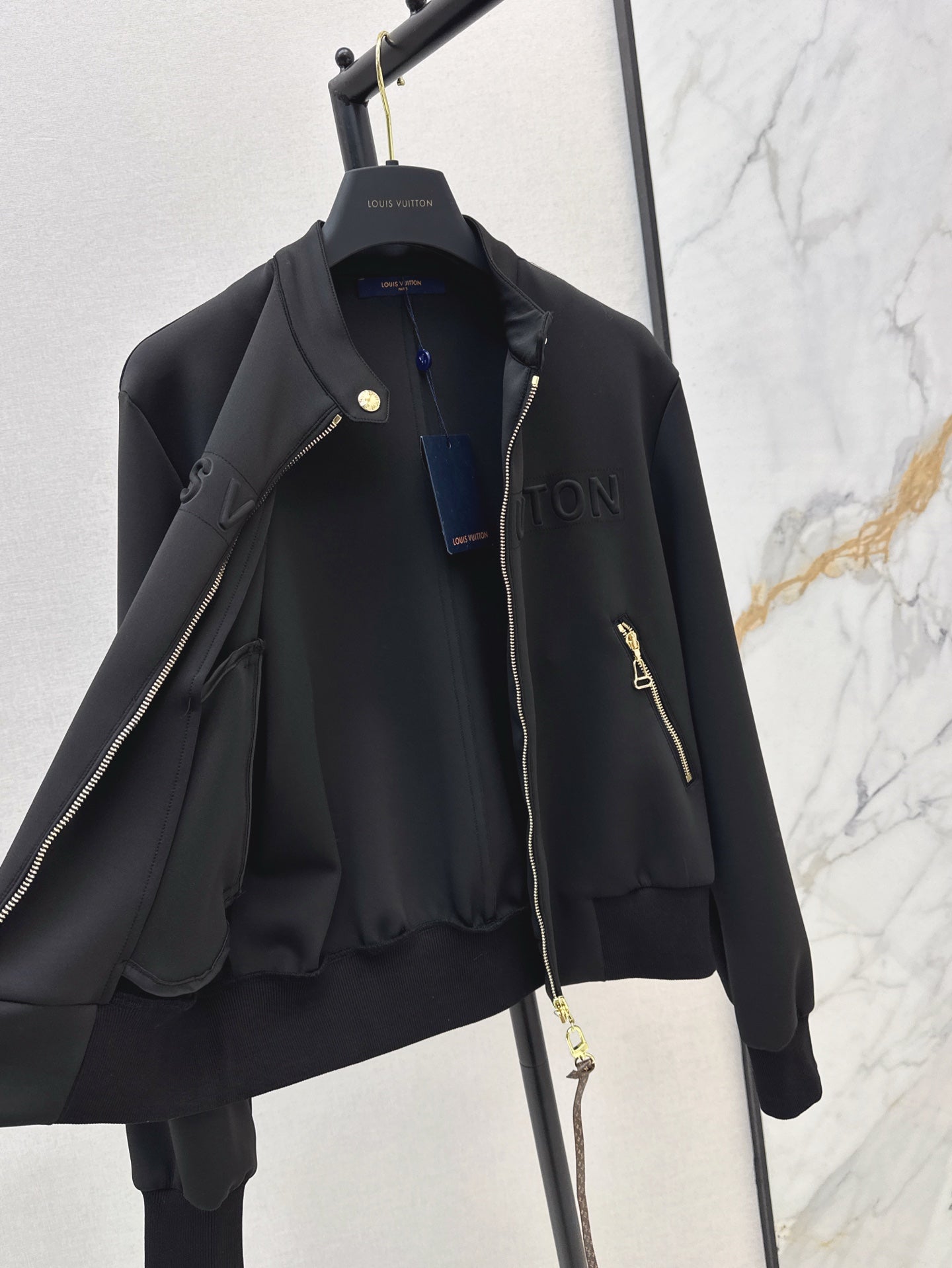 L 25ss embossed jacket