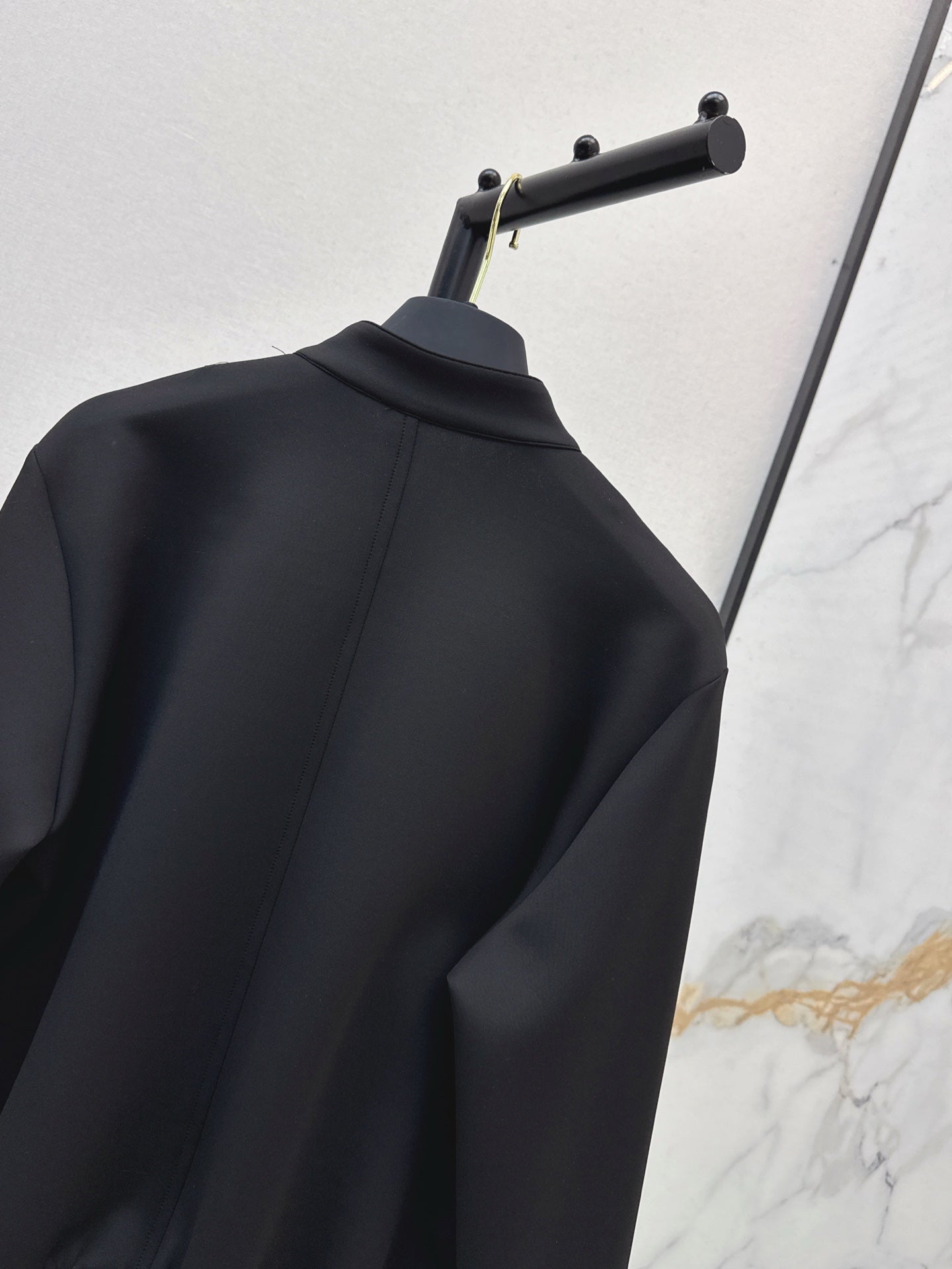L 25ss embossed jacket