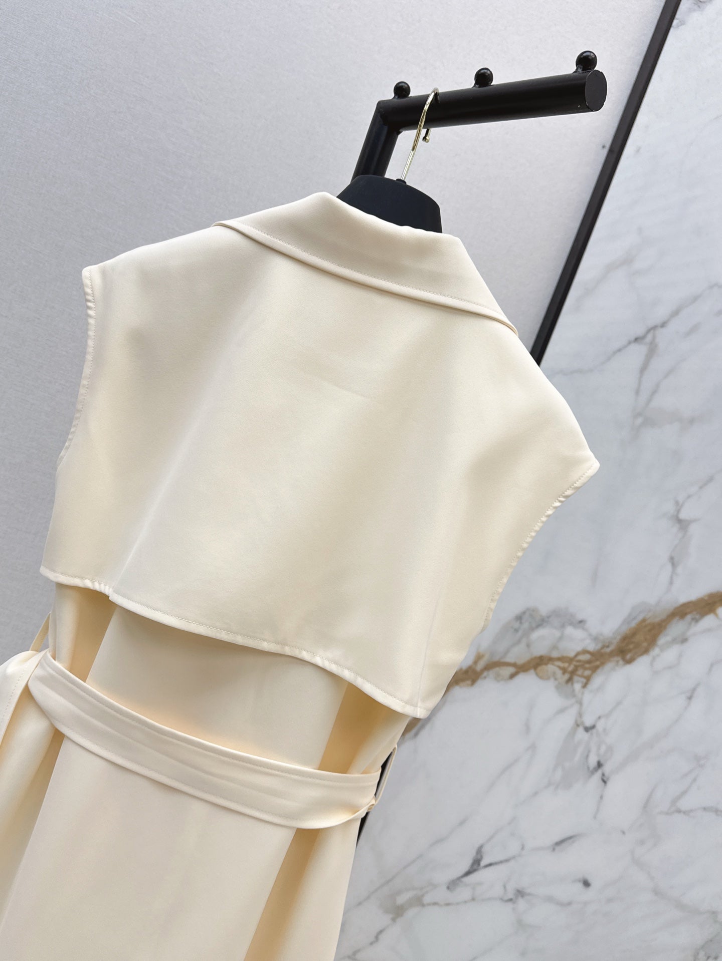 L 25ss sleeveless coat