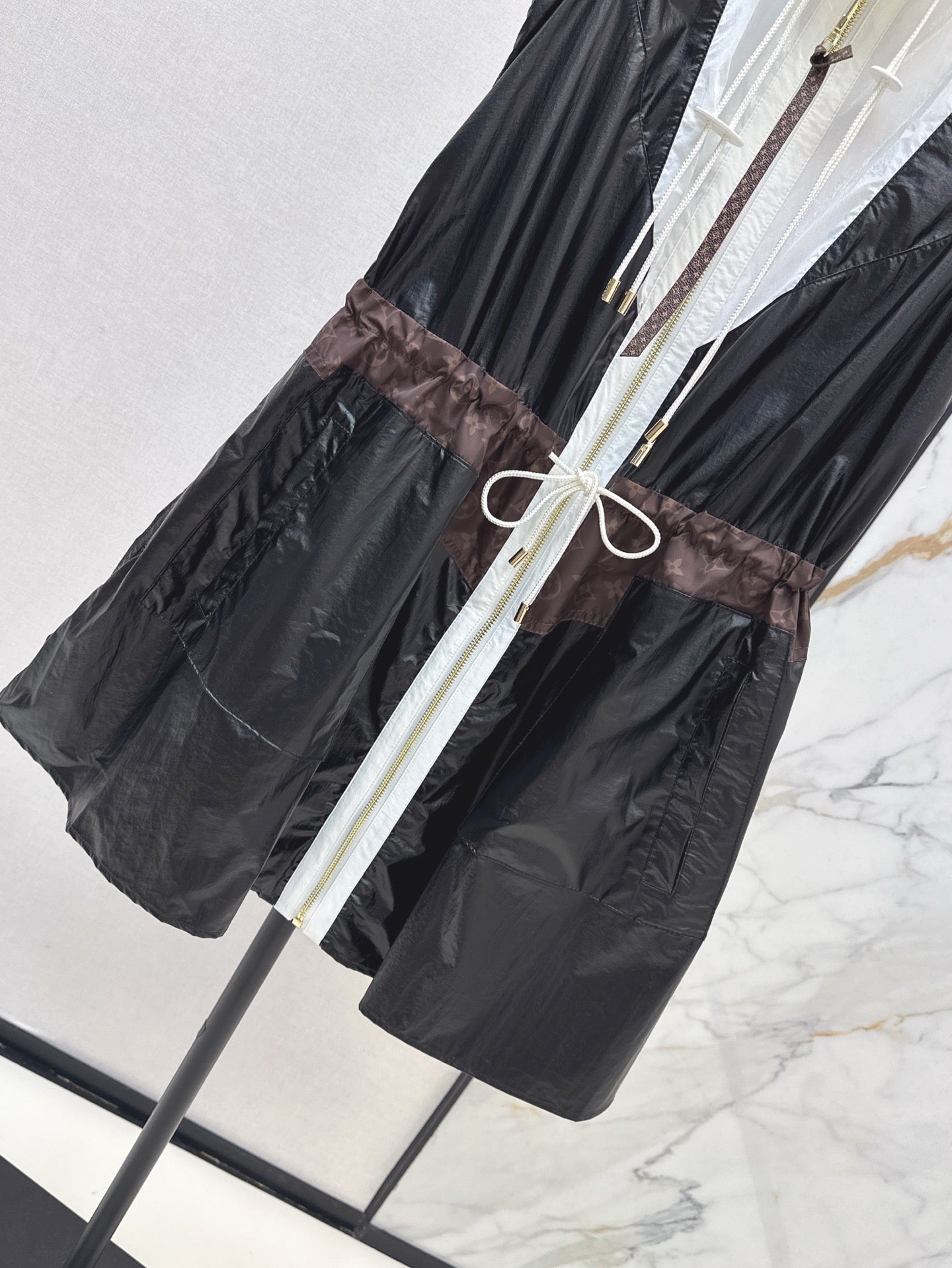 L 25ss sleeveless dress