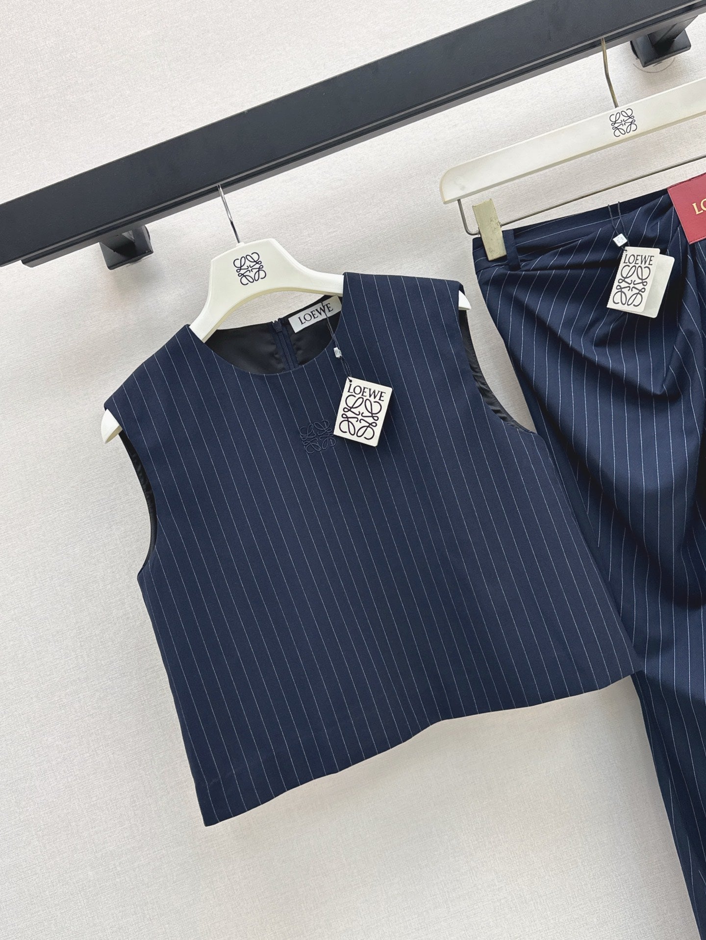 Loe 25ss pleated set