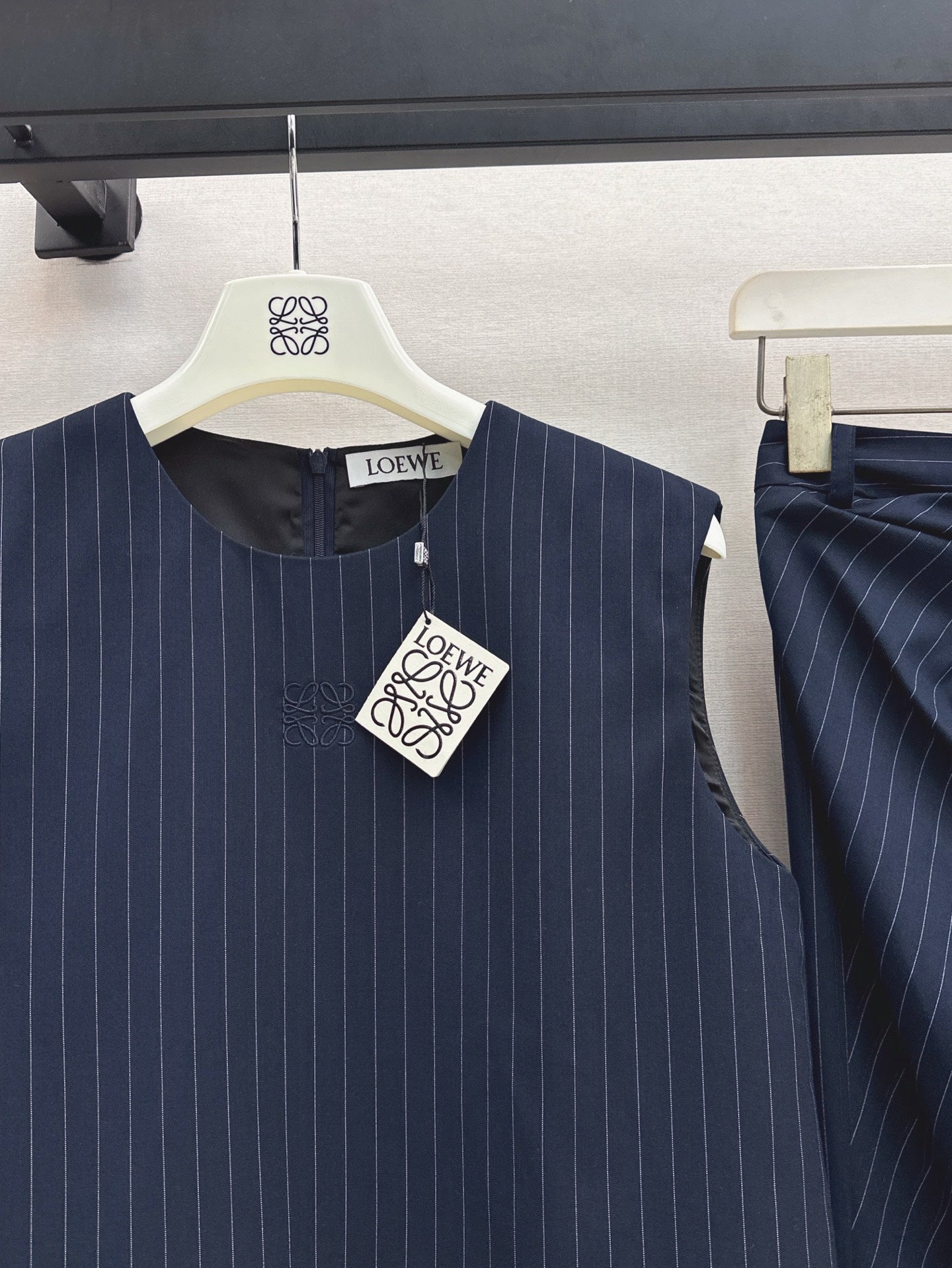 Loe 25ss pleated set