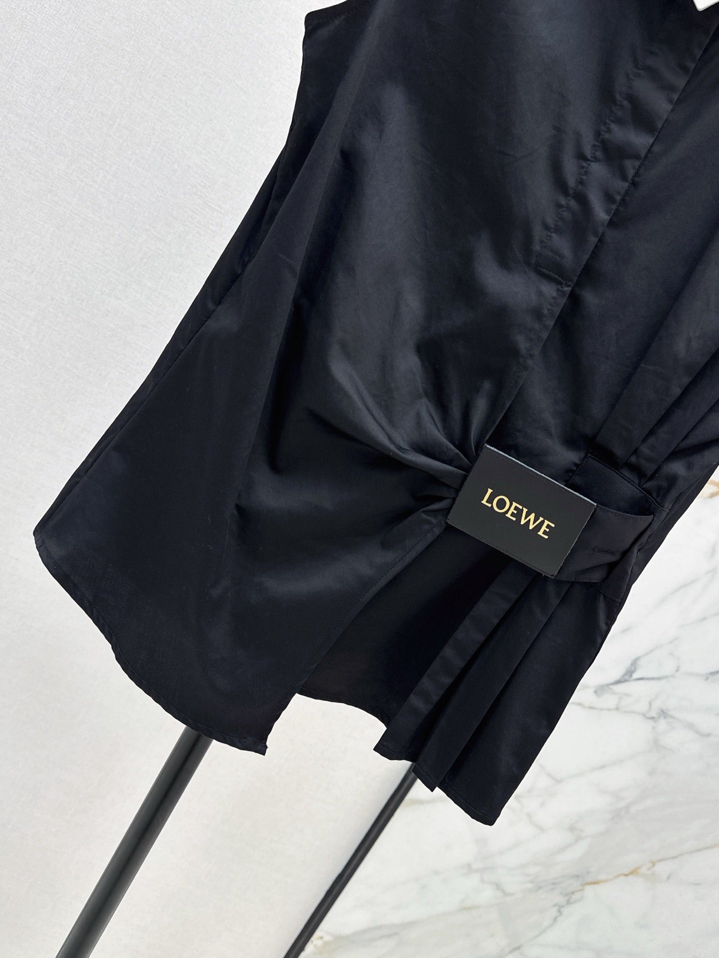 Loe 25ss pleated vest