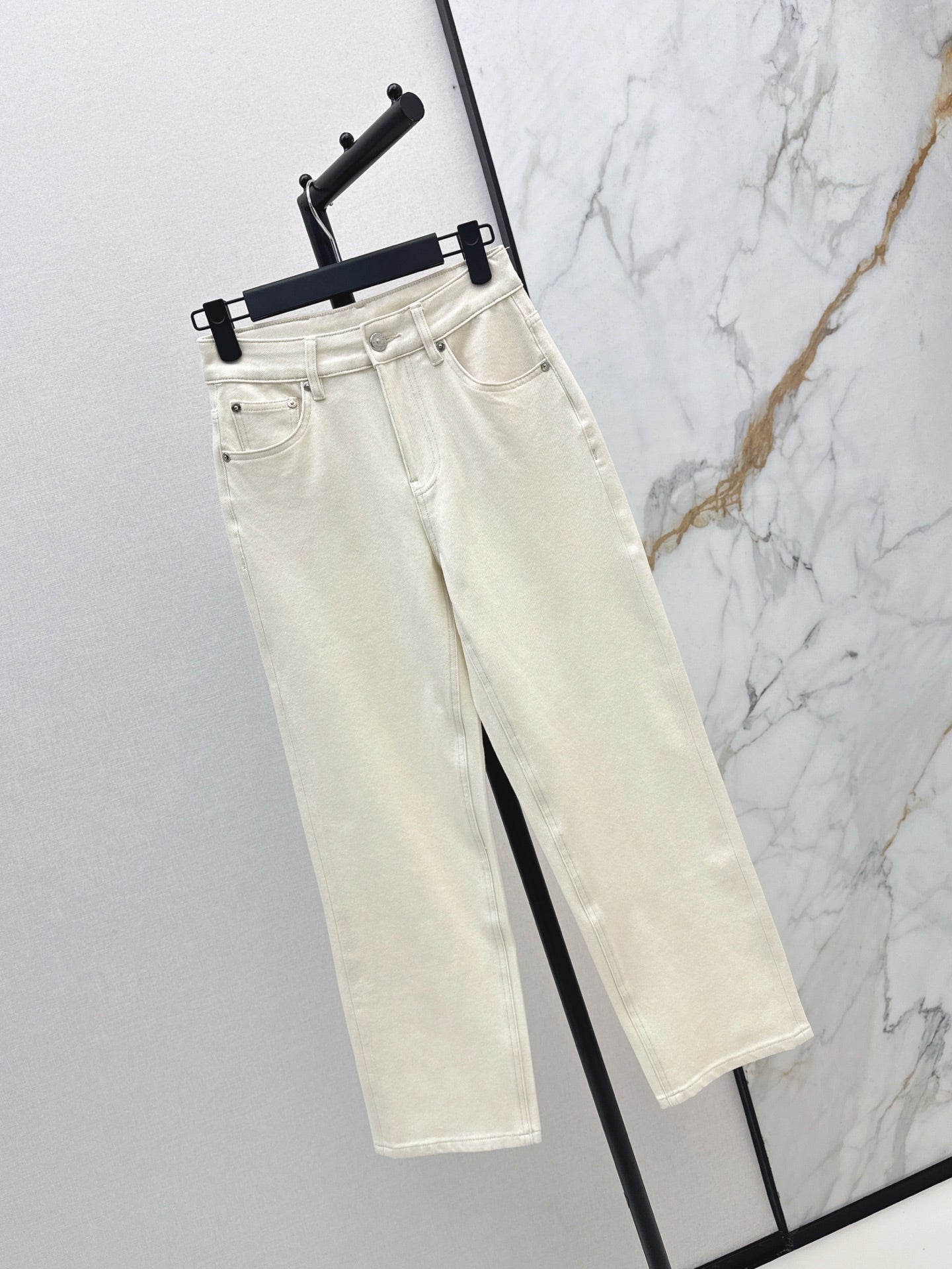 bur 25ss embroidered jeans