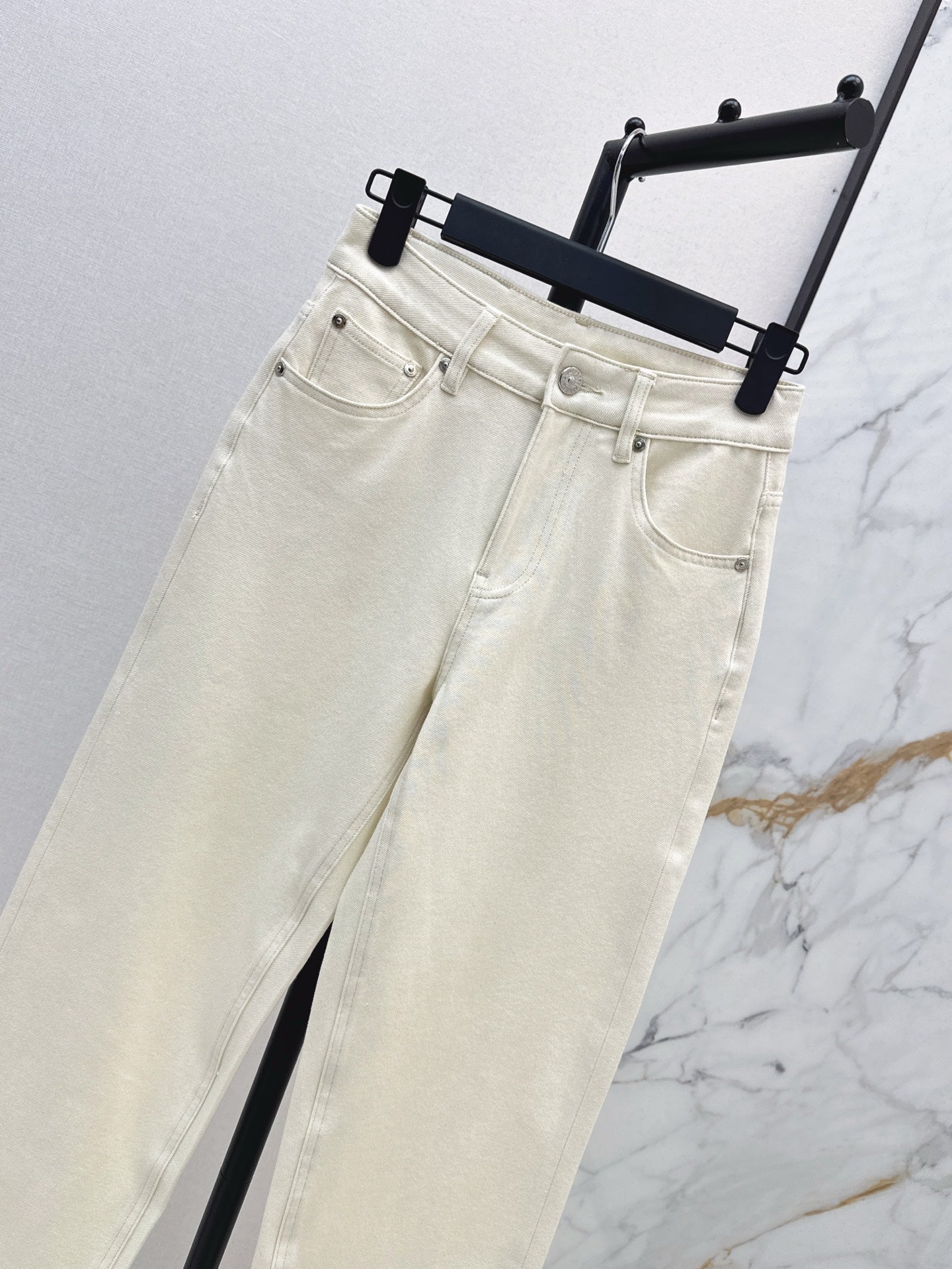 bur 25ss embroidered jeans