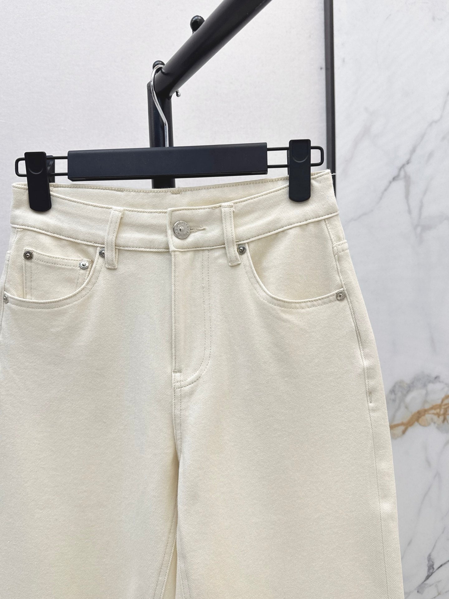 bur 25ss embroidered jeans