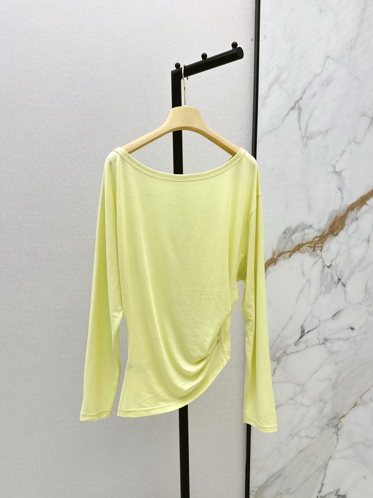 Mi 25ss off-shoulder shirt