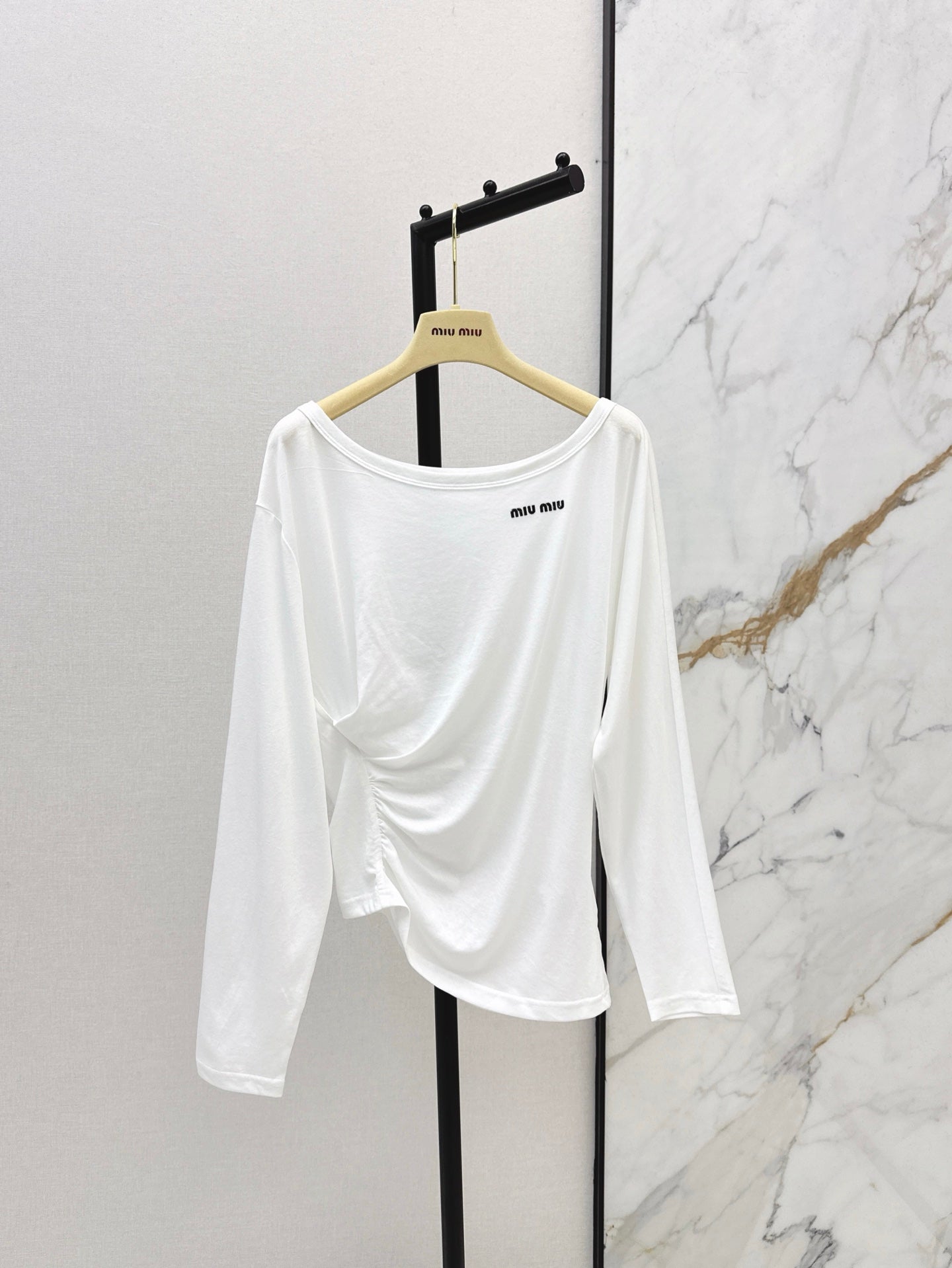 Mi 25ss off-shoulder shirt