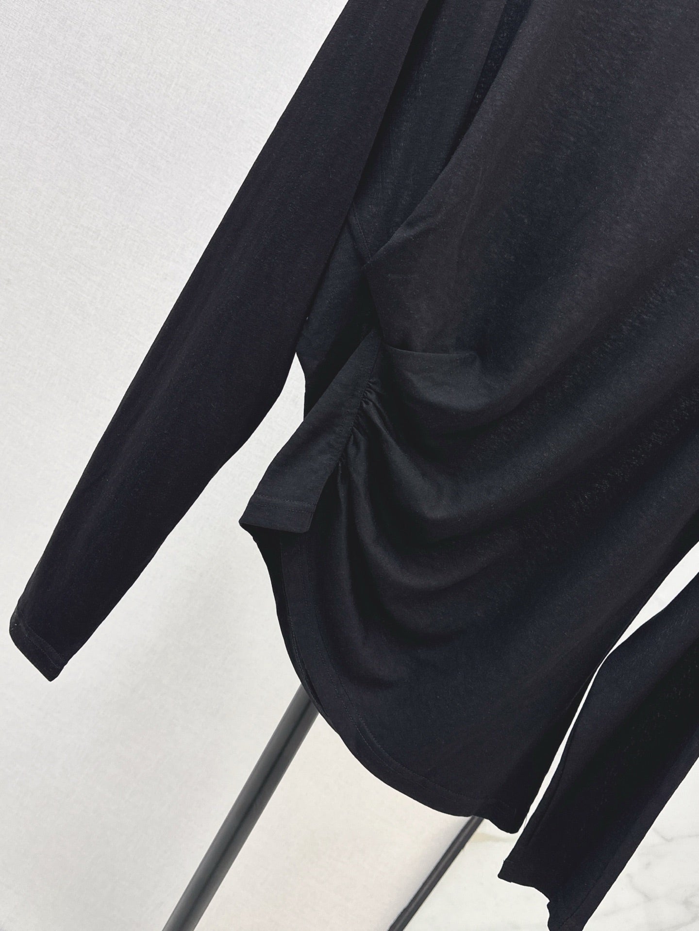 Mi 25ss off-shoulder shirt