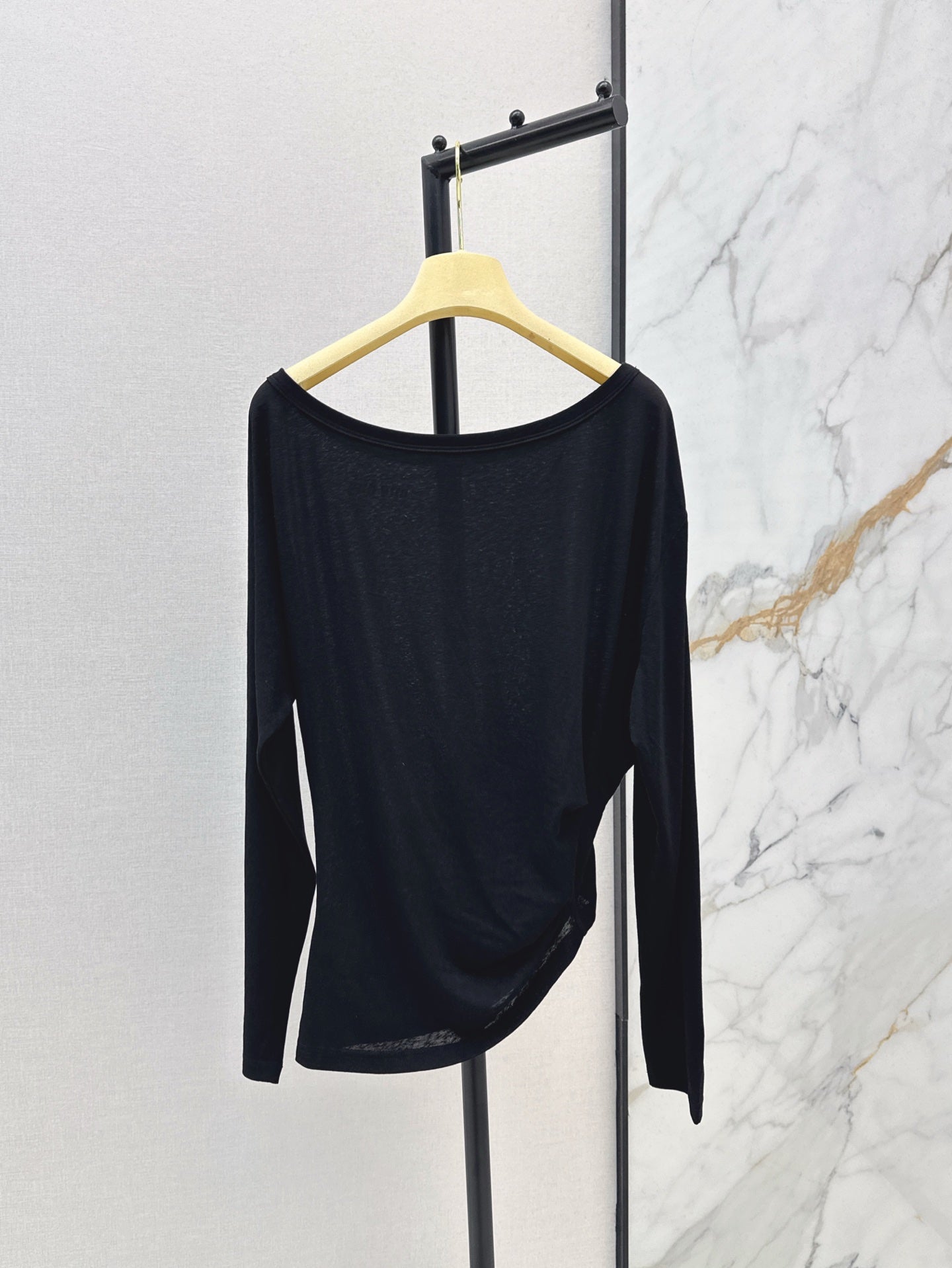 Mi 25ss off-shoulder shirt