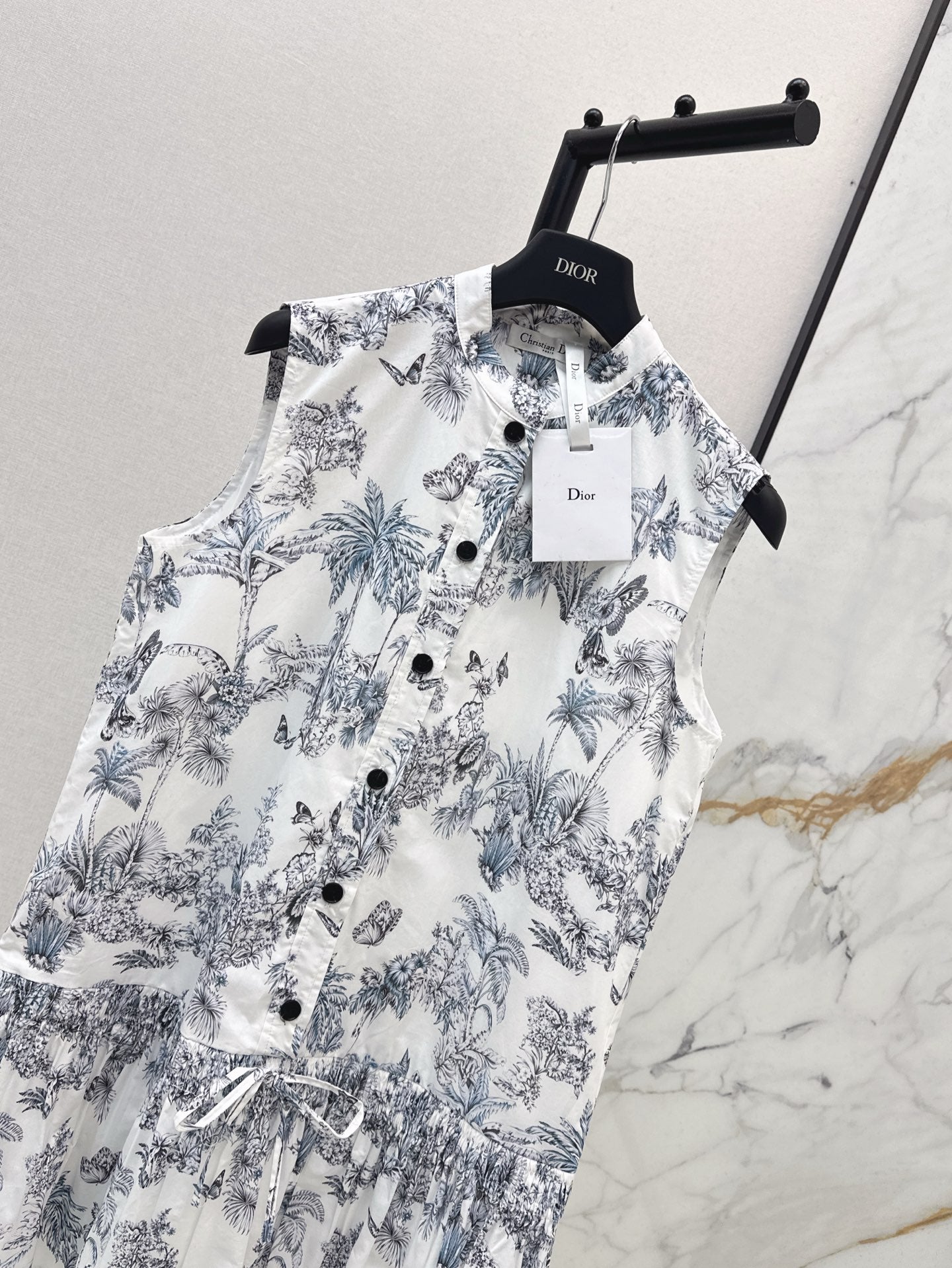 CD 25SS sleeveless dress