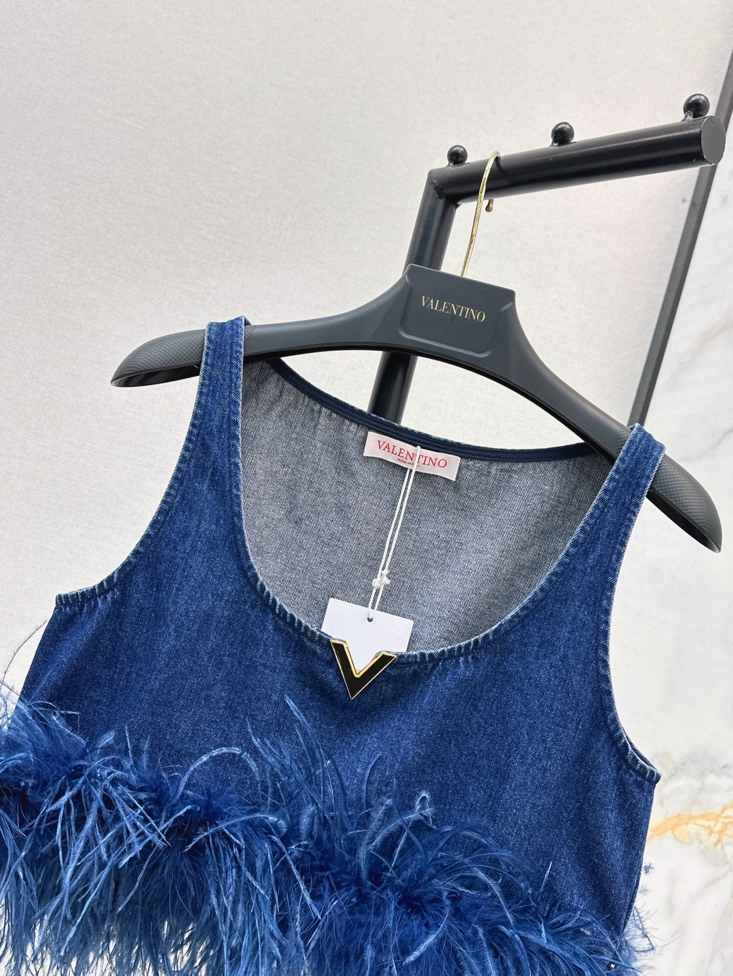 Val 25ss Removable ostrich feathers vest