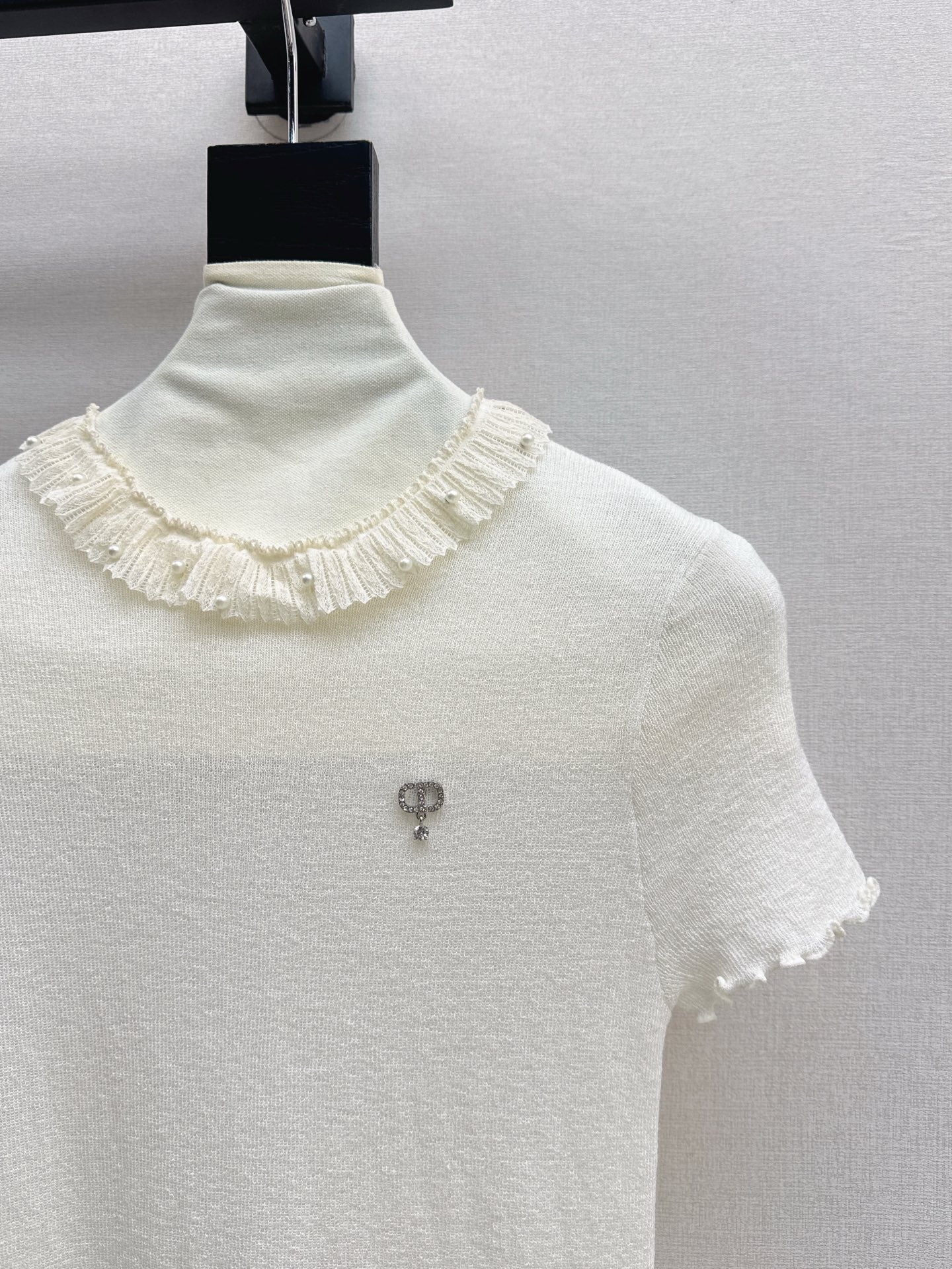 CE 25SS ruffle knit shirt