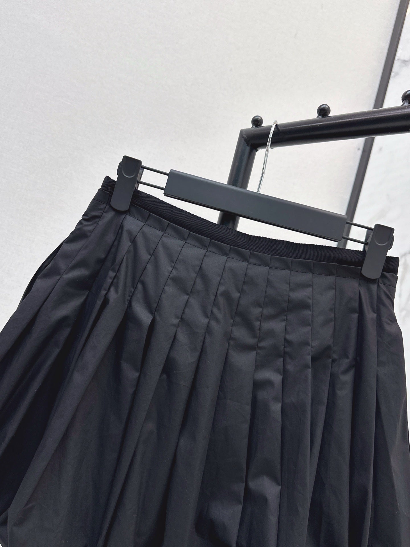 CD 25SS pleated skirt