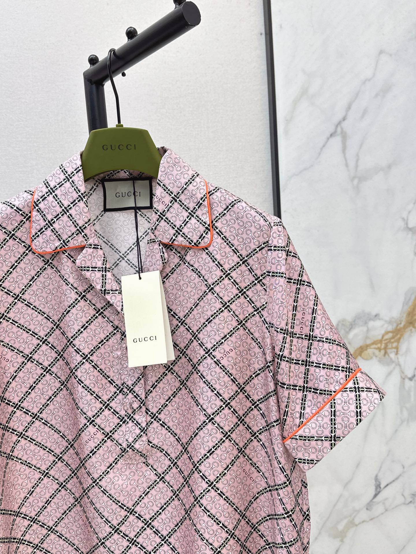 Guc 25ss silk shirt