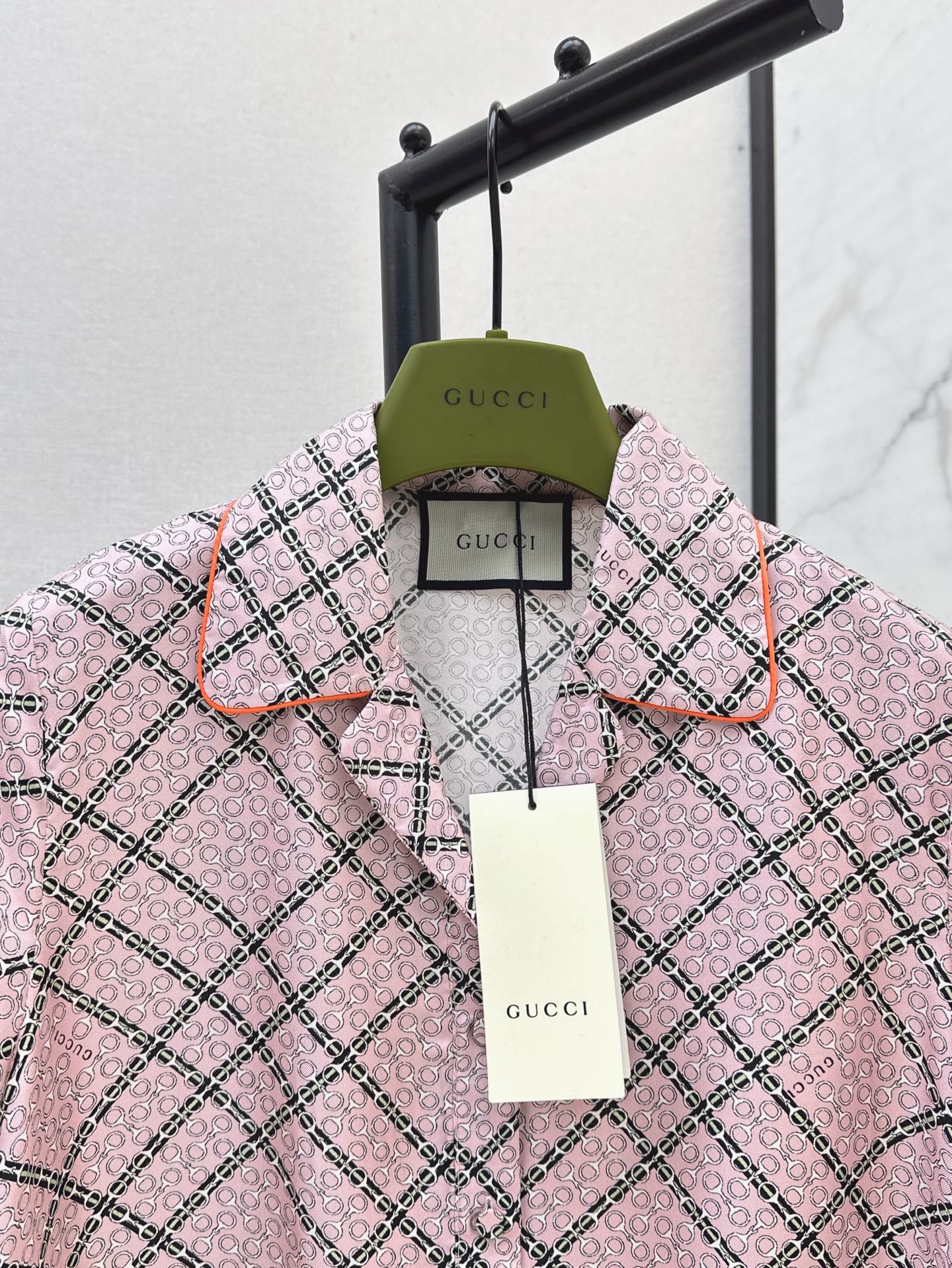 Guc 25ss silk shirt