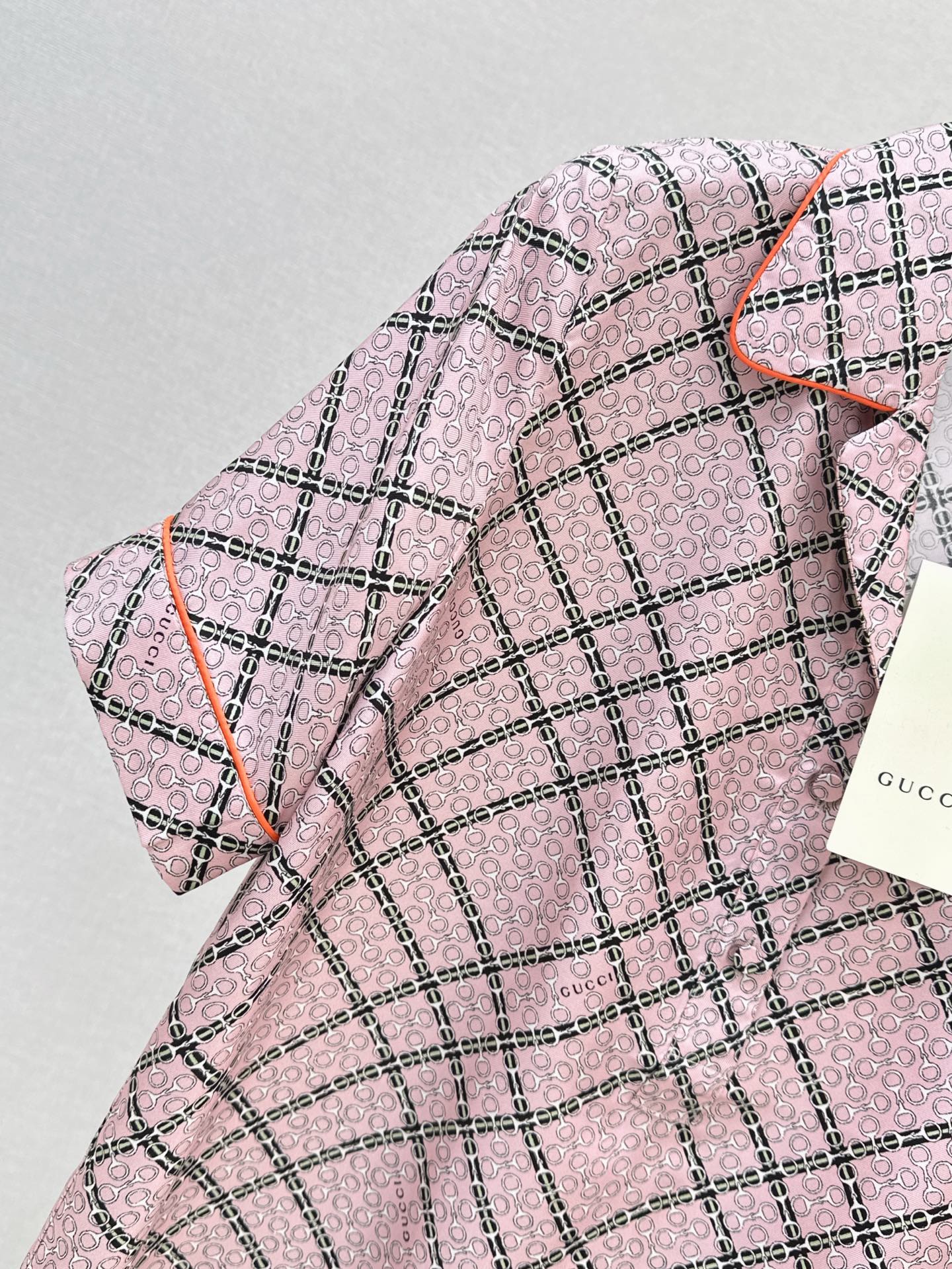 Guc 25ss silk shirt