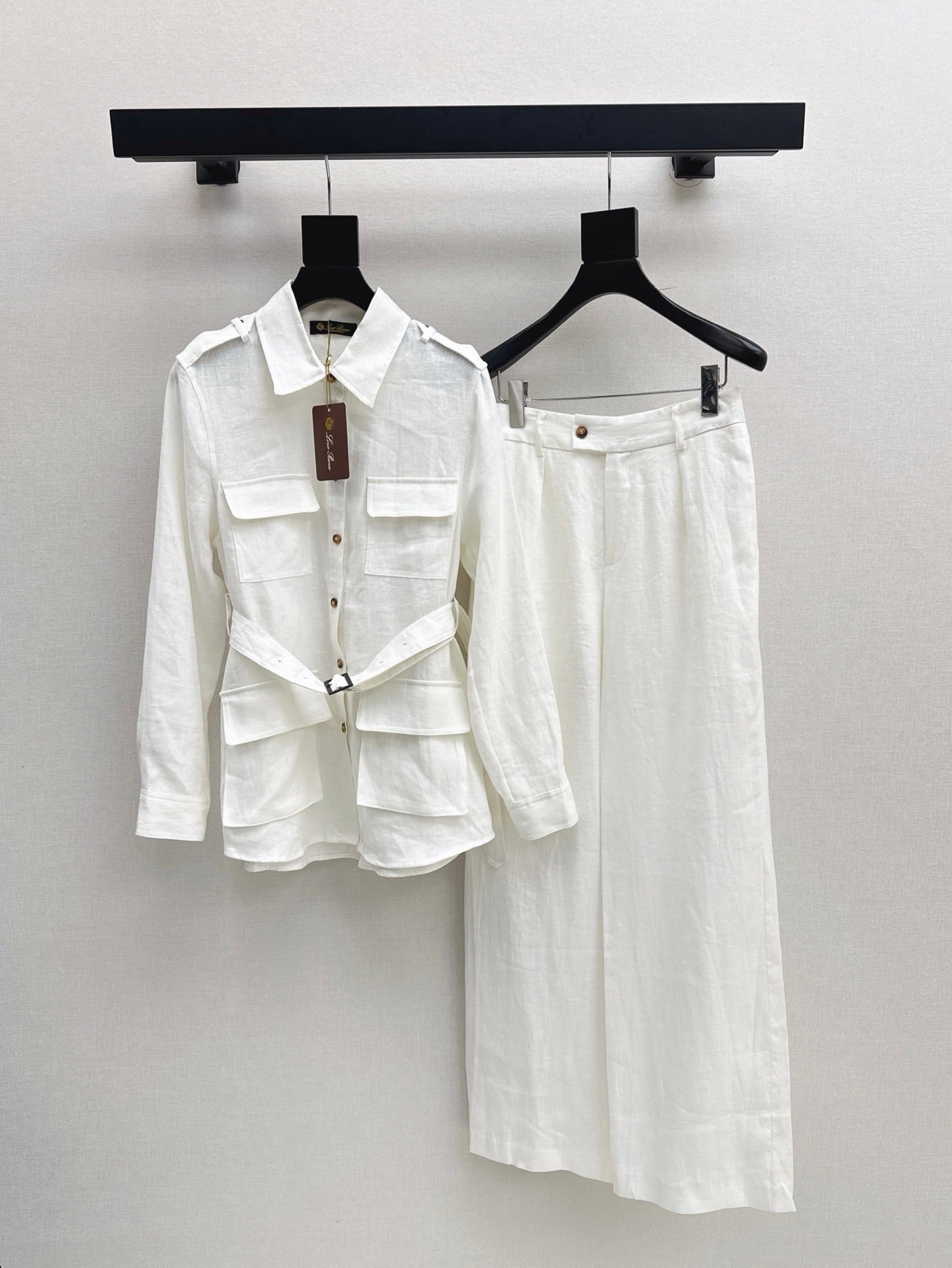 Lo 25ss linen suit