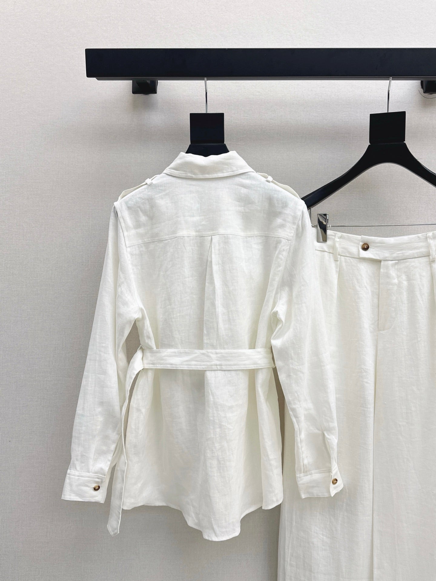 Lo 25ss linen suit
