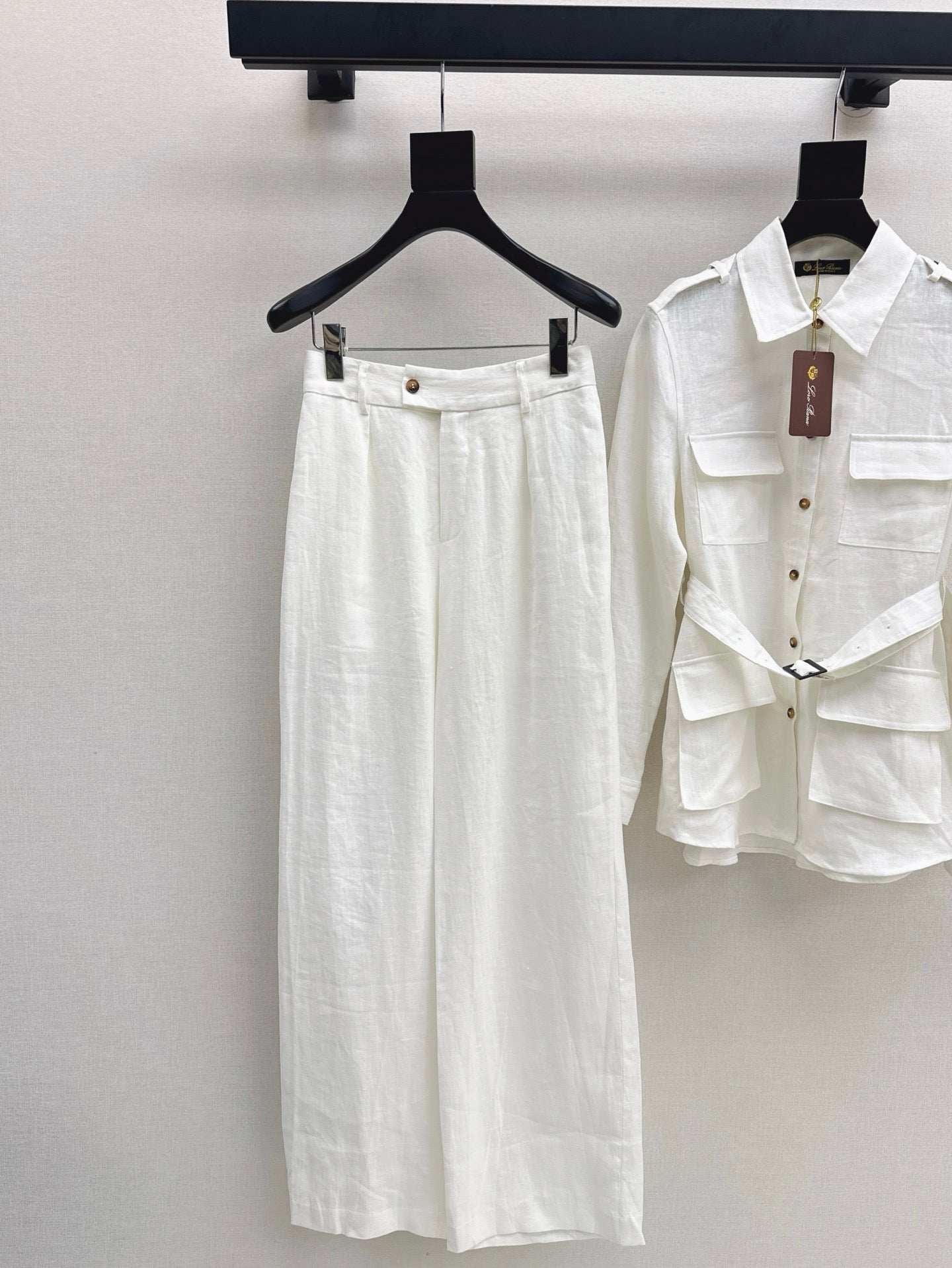 Lo 25ss linen suit