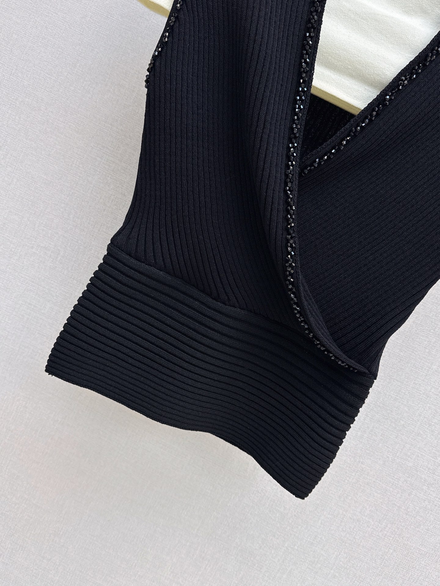 CD 25ss V-neck knit shirt