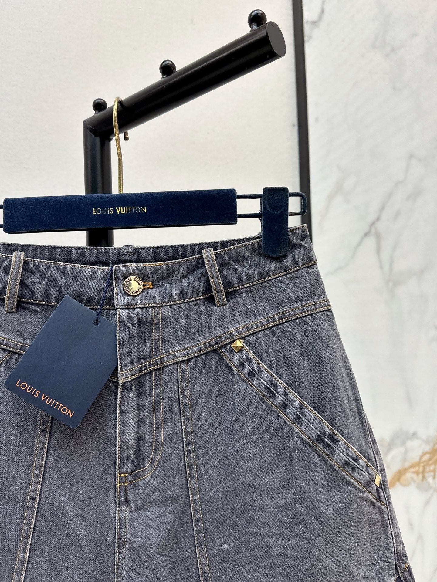 Lou 25ss embroidered short