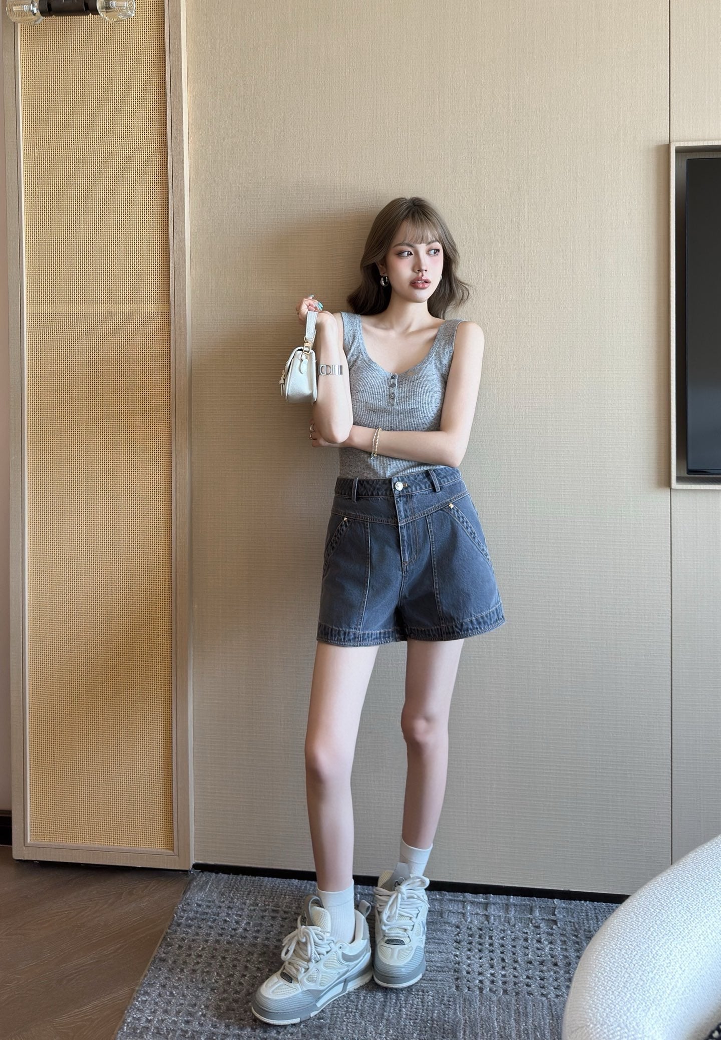 Lou 25ss embroidered short