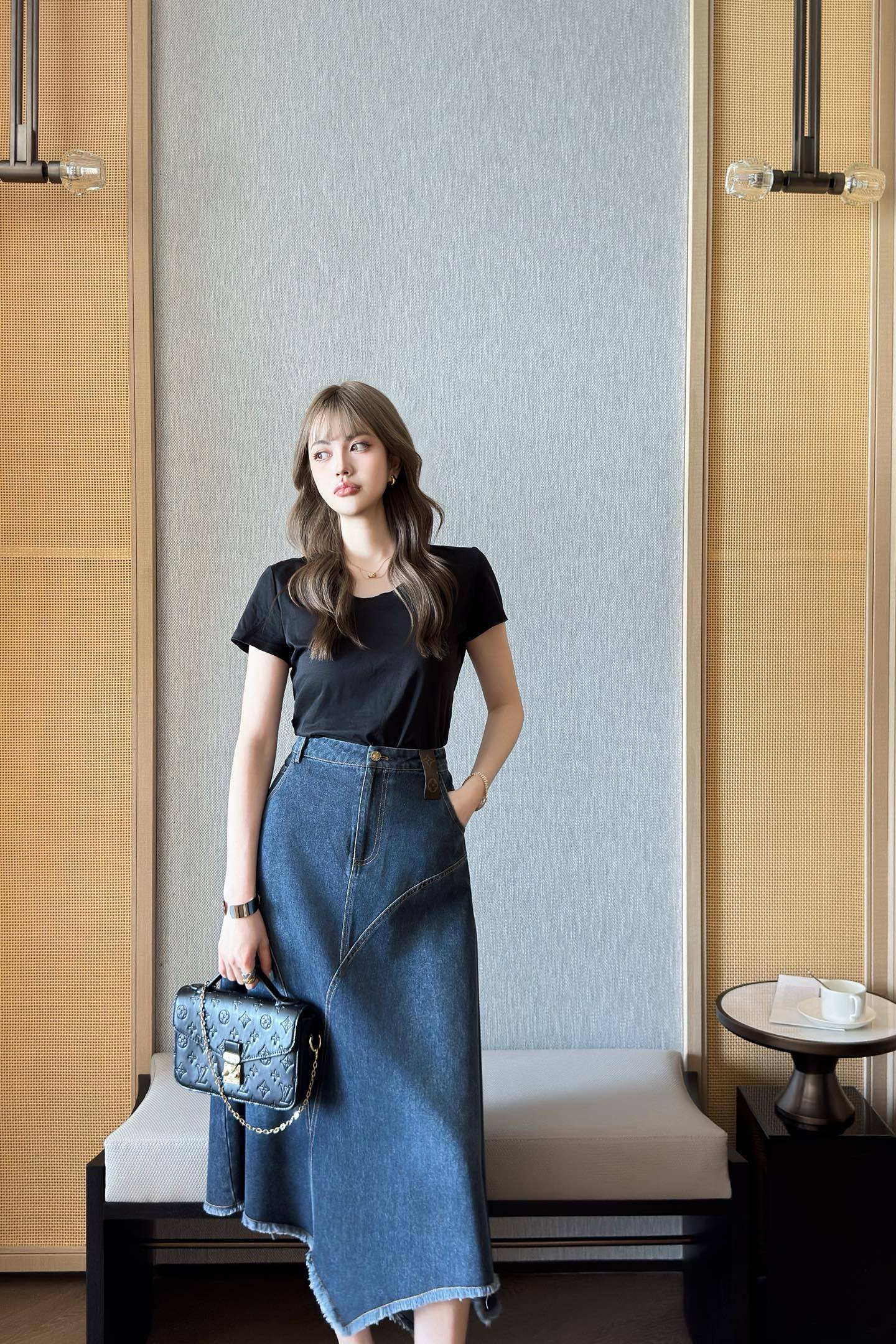 Lou 25ss denim skirt