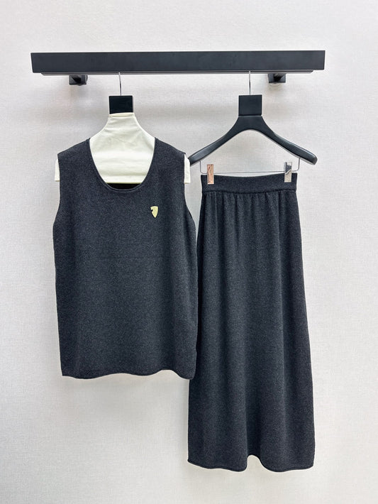 Bur 25ss knit suit