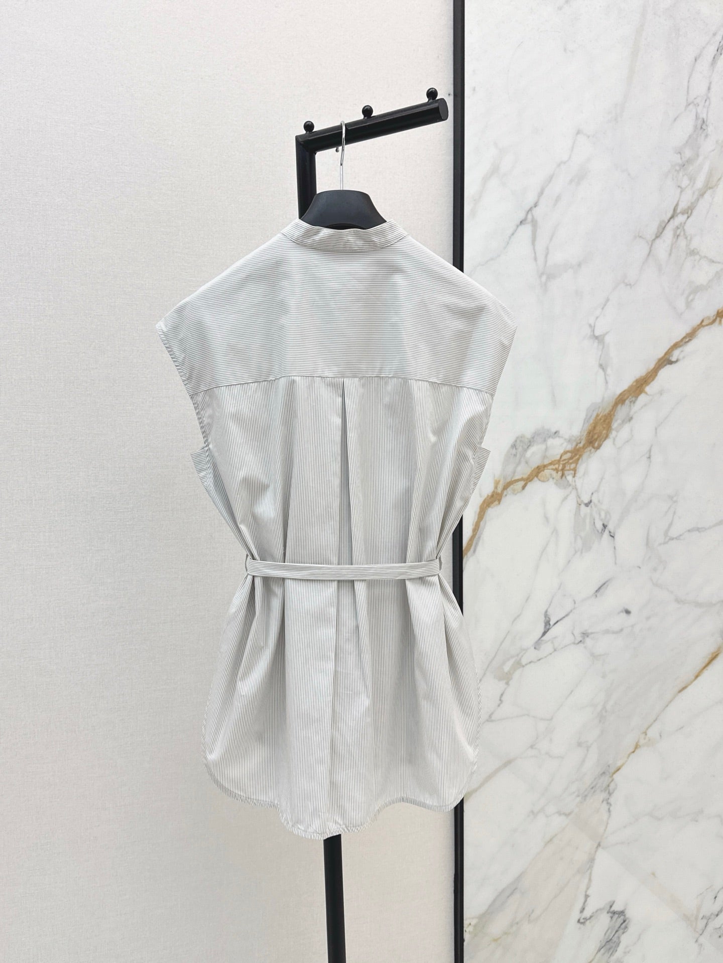 CD 25ss sleeveless shirt
