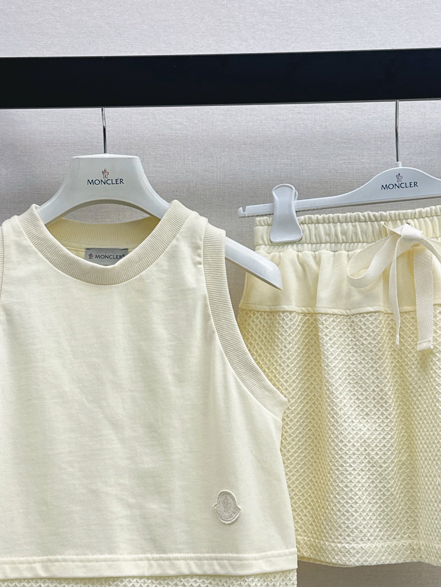 Monc 25ss vest short set