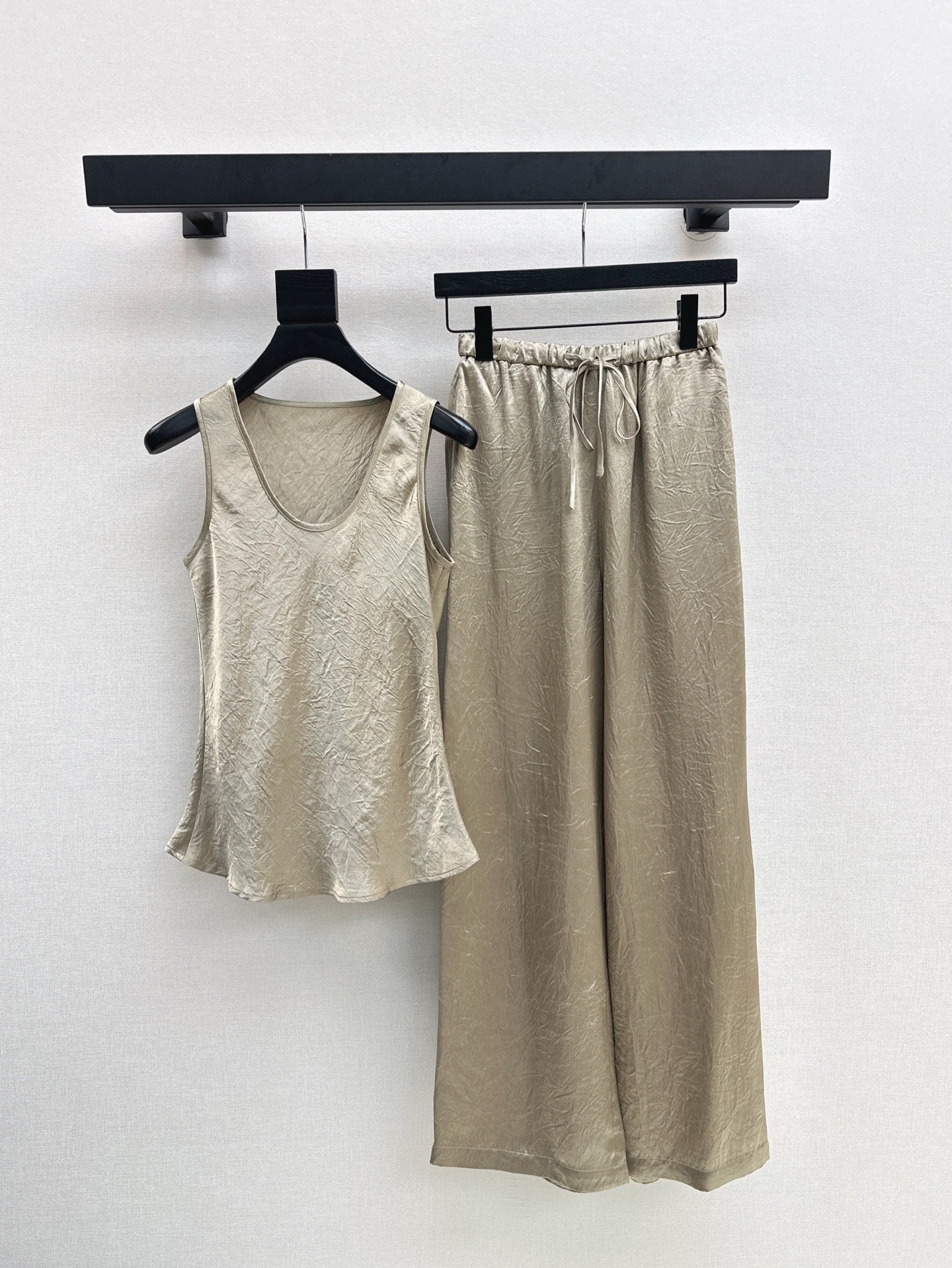 Row 25ss satin vest