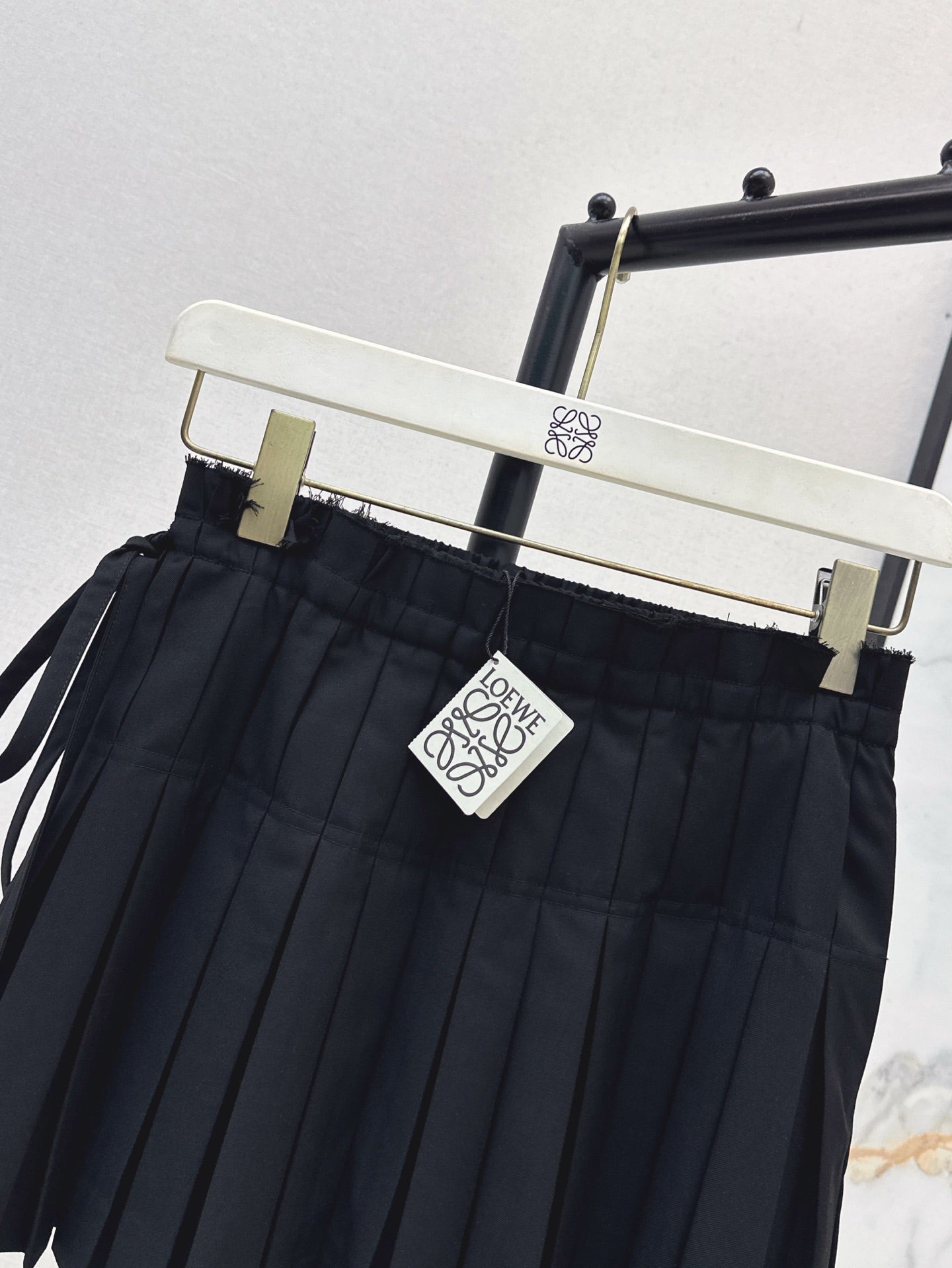 Loe 25ss pleated skirt