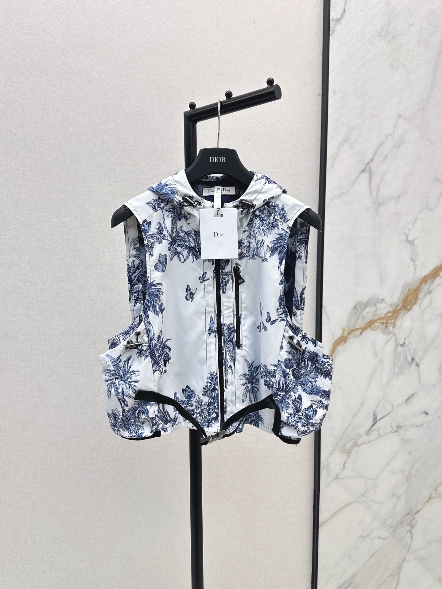 CD 25ss print hooded vest