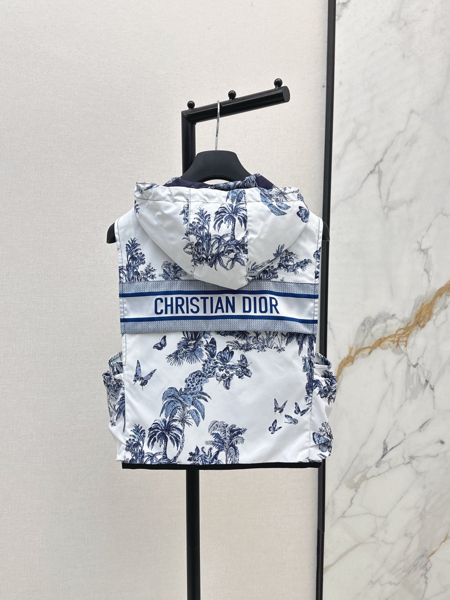CD 25ss print hooded vest