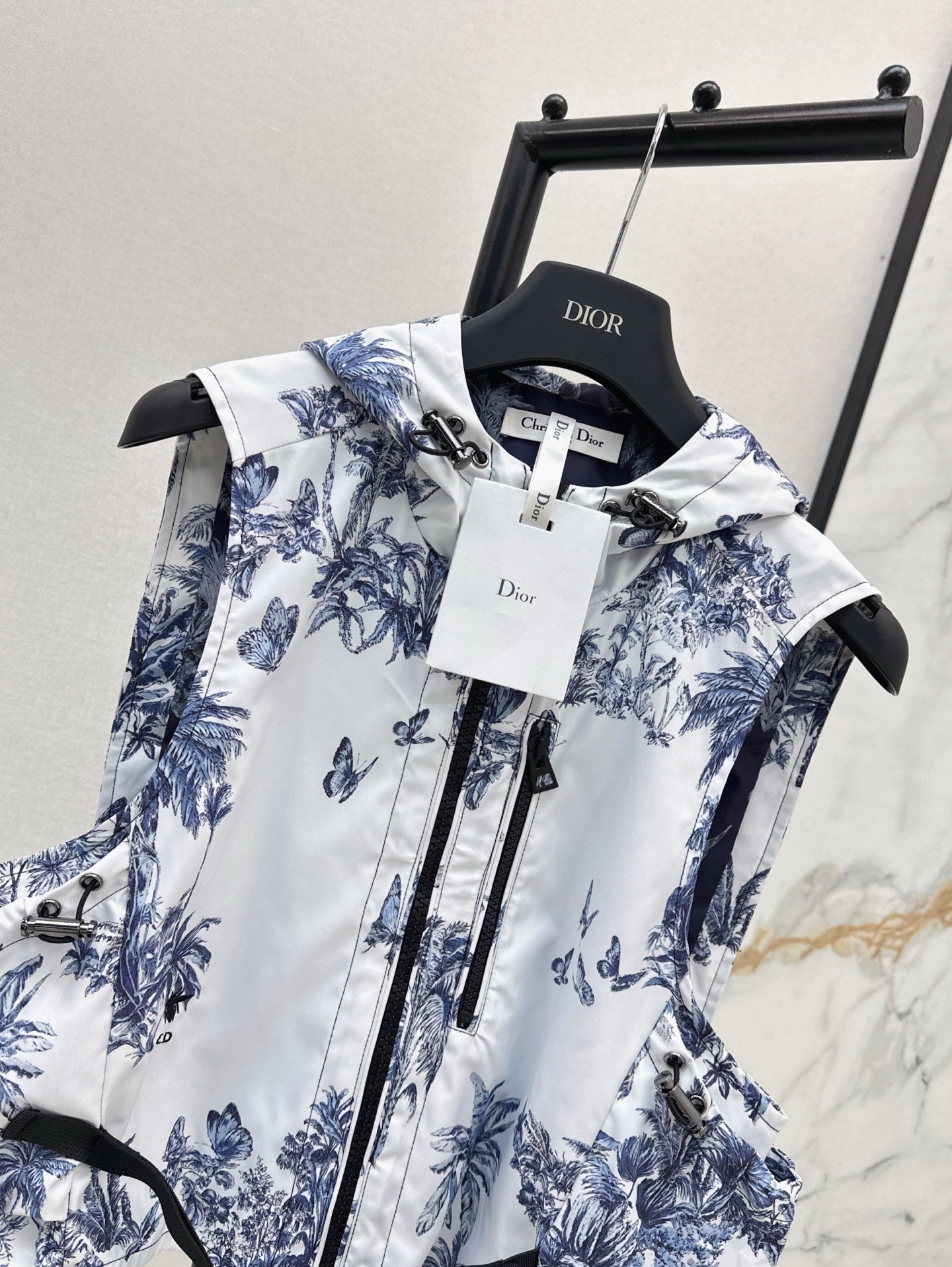 CD 25ss print hooded vest