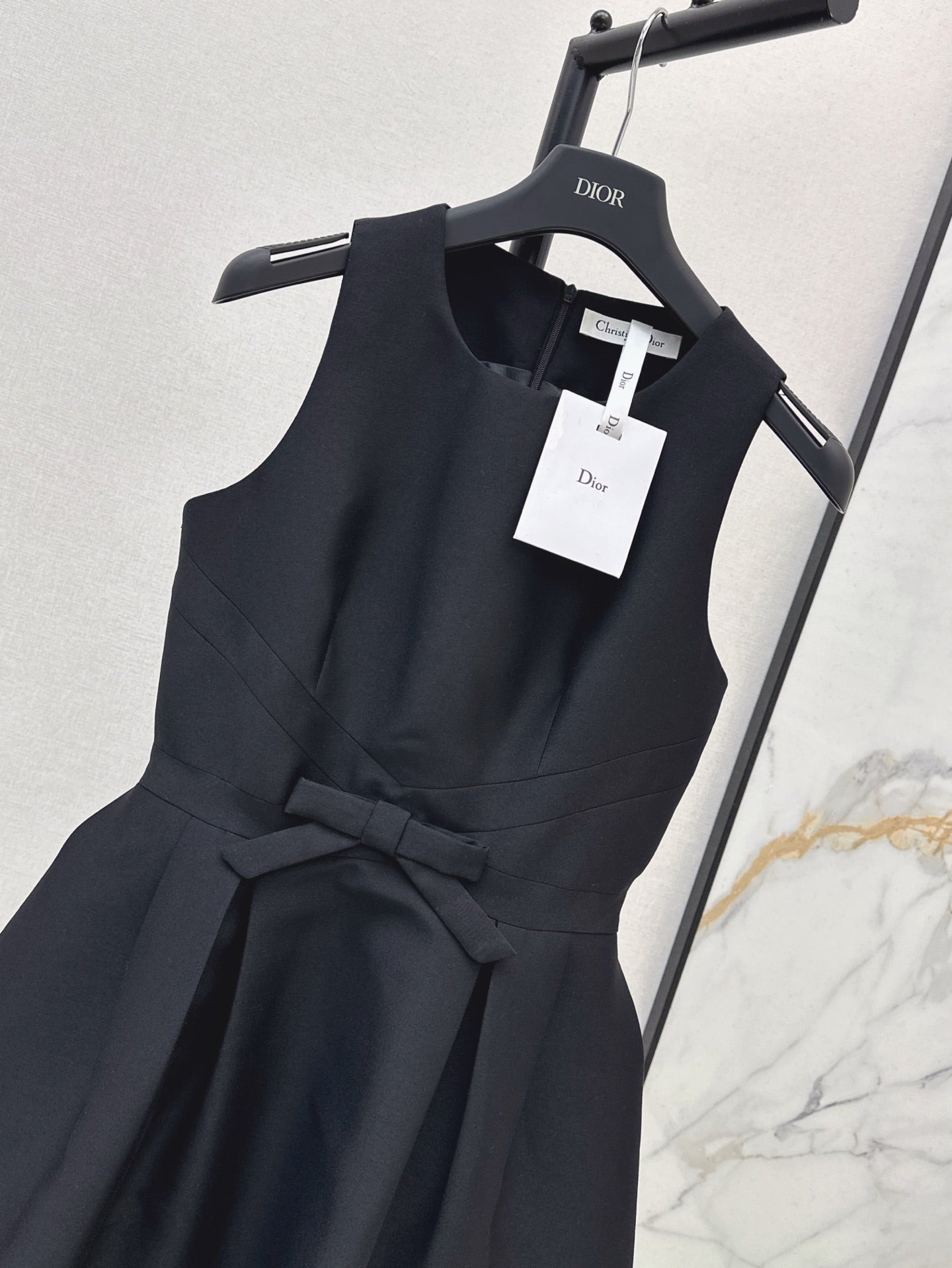 CD 25SS sleeveless dress