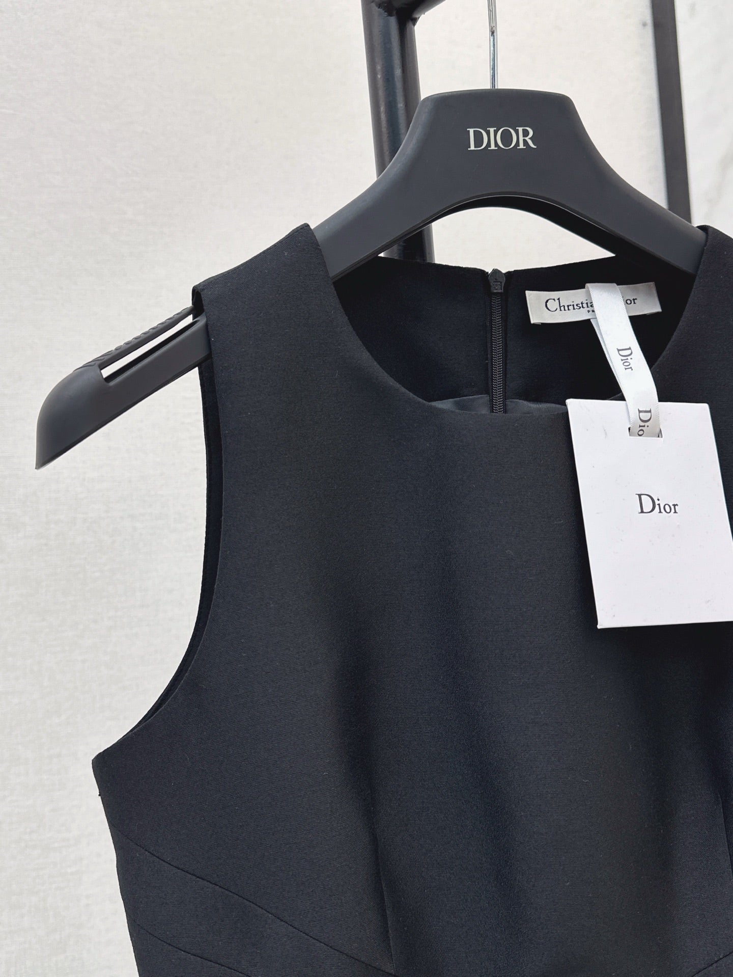 CD 25SS sleeveless dress