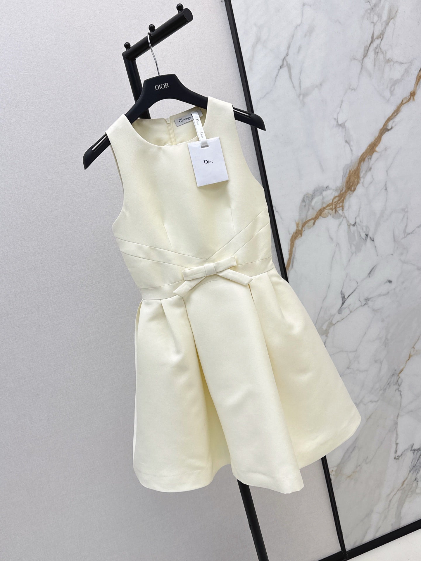 CD 25SS sleeveless dress