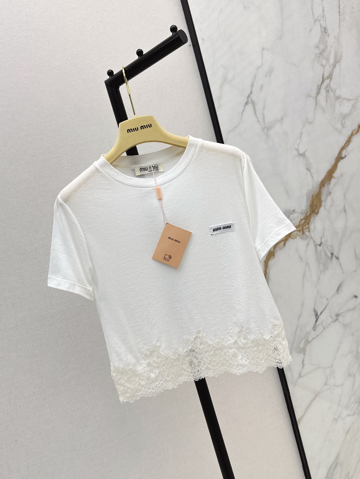 Miu 25ss lace t-shirt