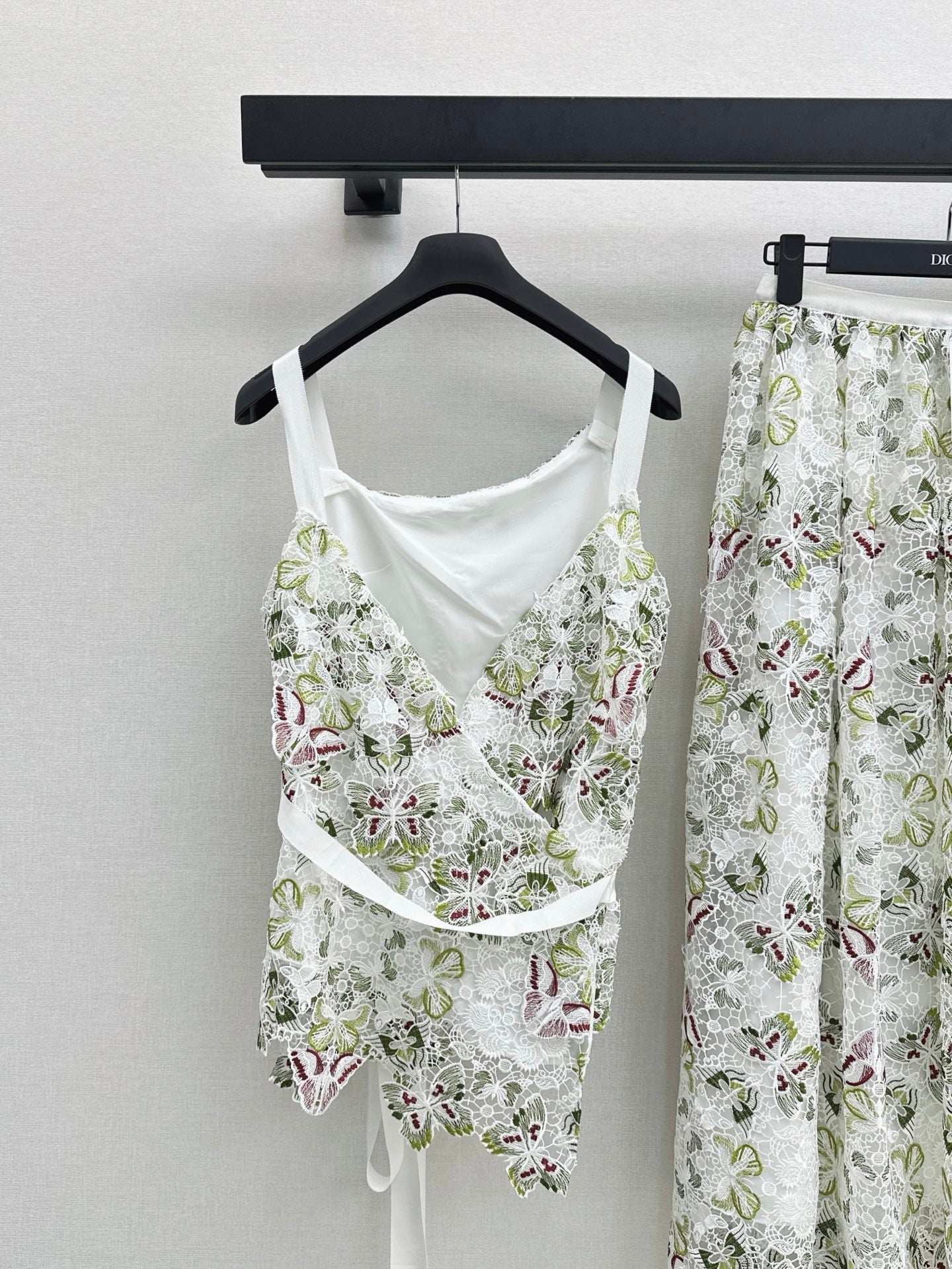 CD 25ss lace embroidered camisole