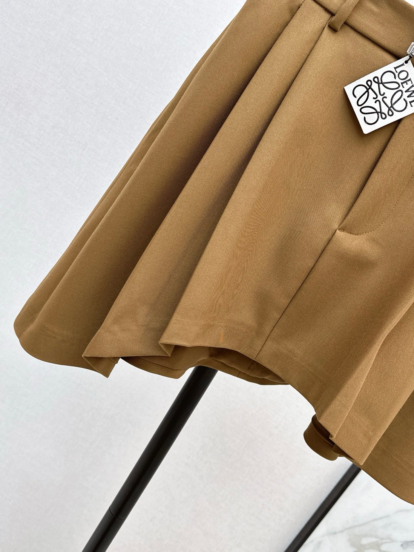 Loe 25ss pleated skirt