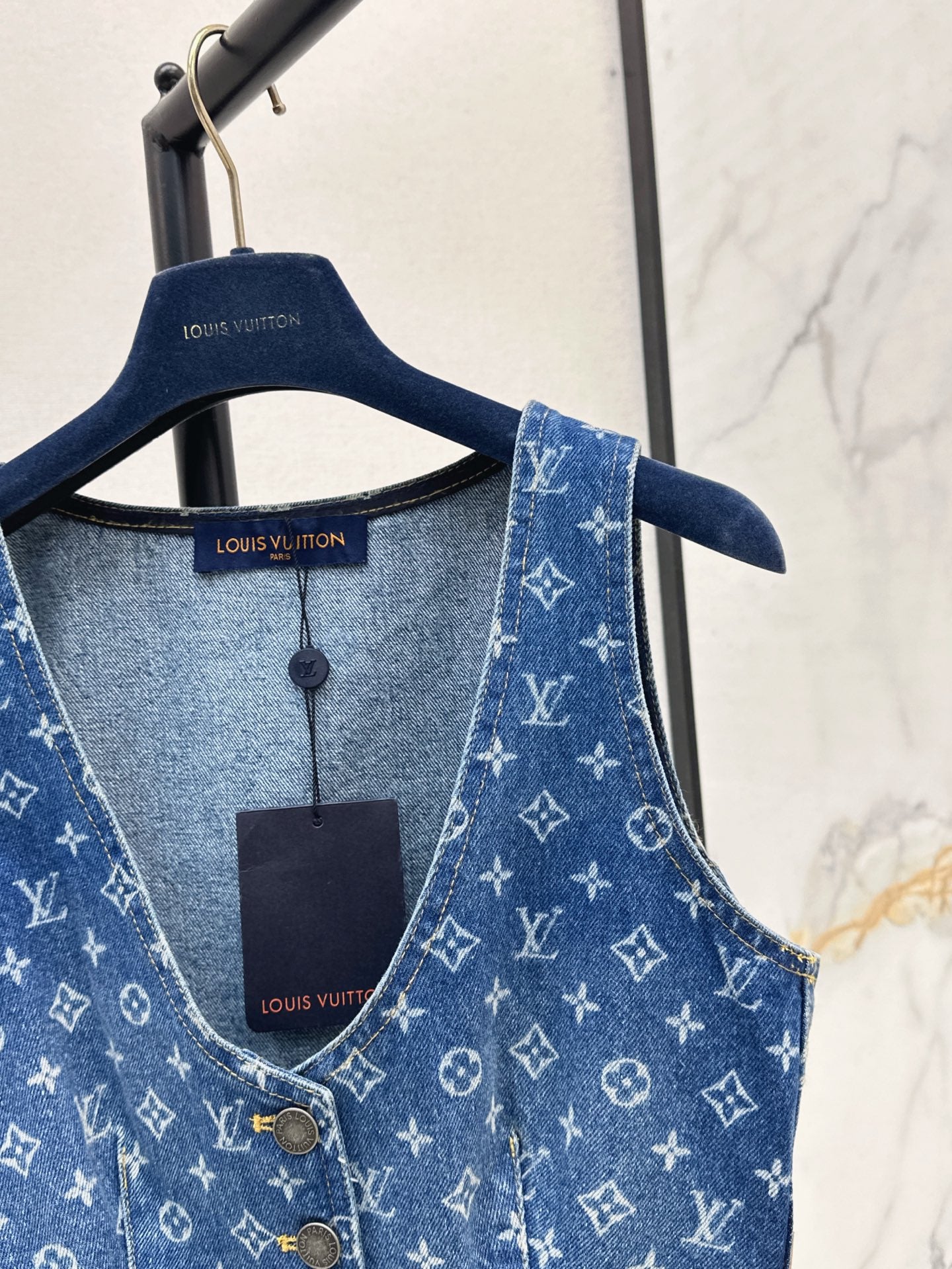 Louis 25ss crop vest