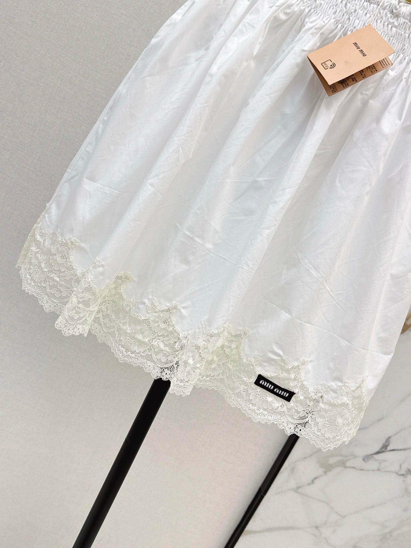Miu 25ss lace skirt
