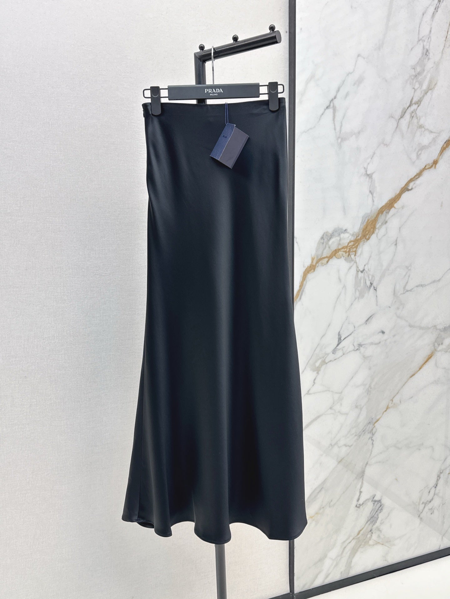 Pra 25ss satin skirt