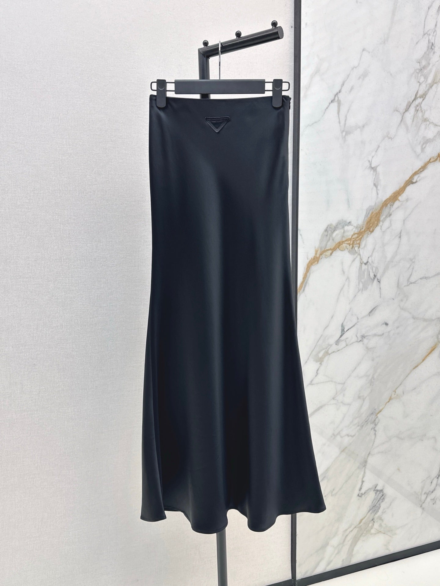 Pra 25ss satin skirt